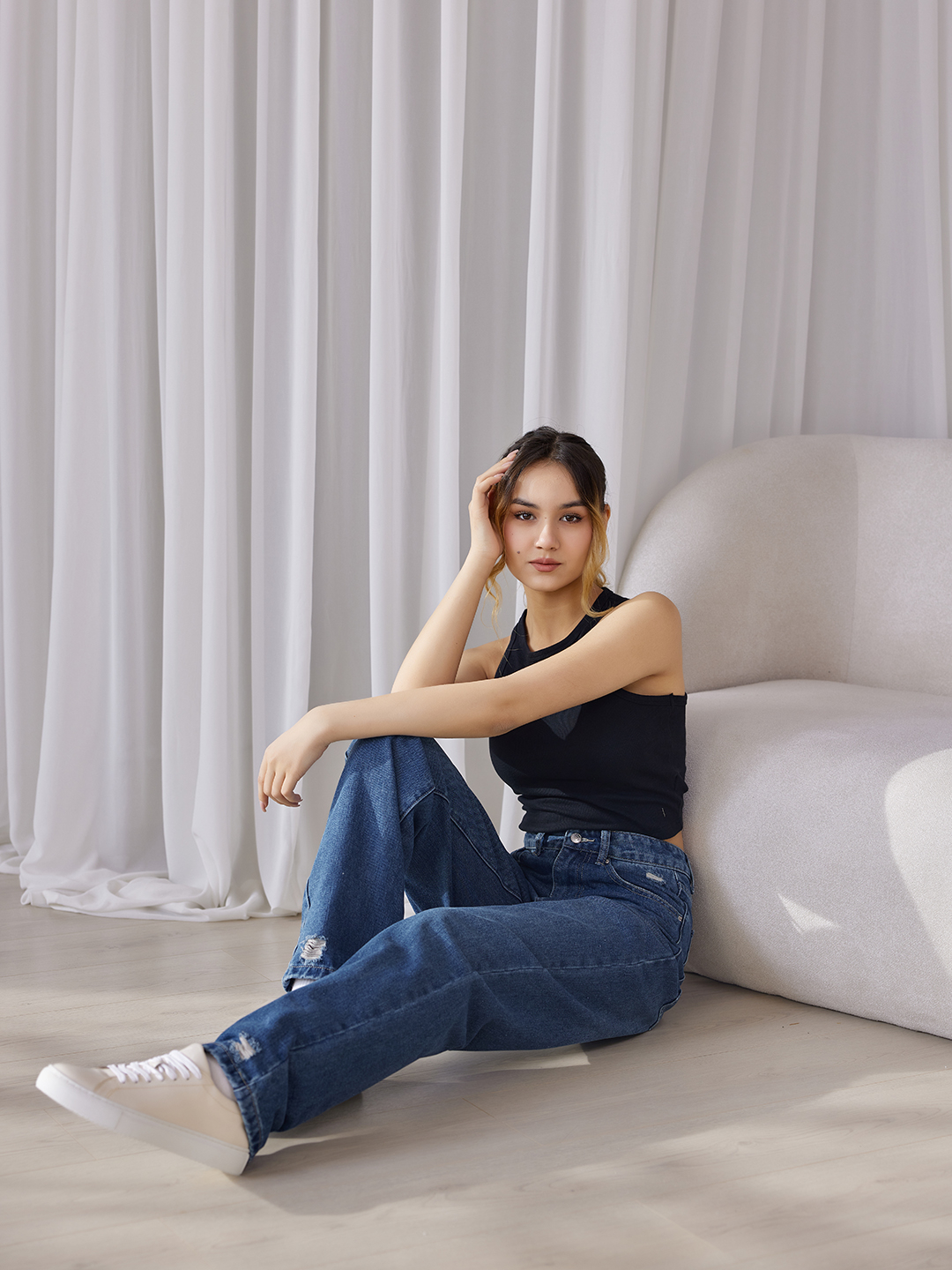 Politsiya formasi porno Filmda Gabriella Mariani yalangoch