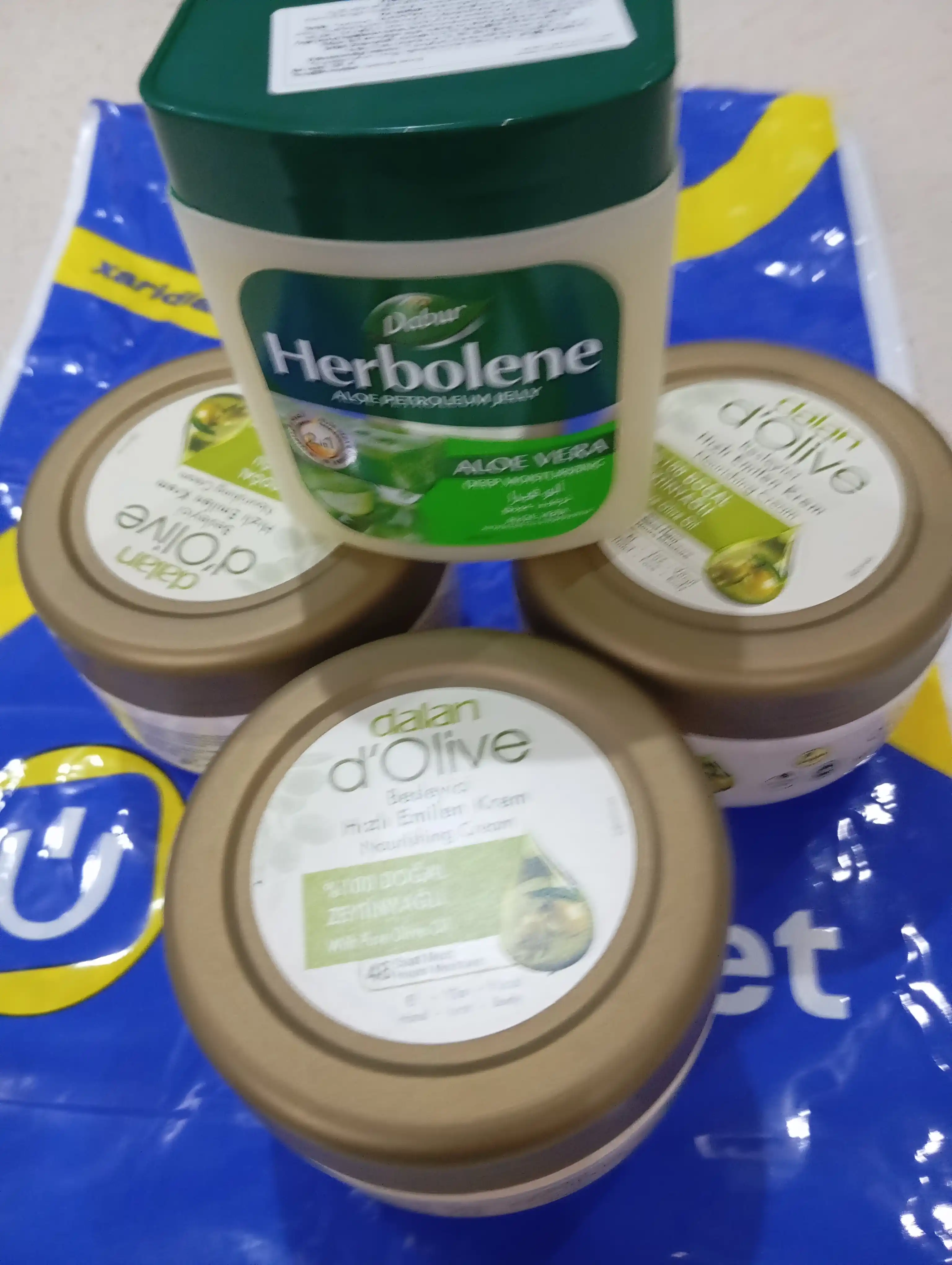 Vazelin Dabur Herbolene, aloe vera va E vitamin, yuz kremi, tana va lablar uchun