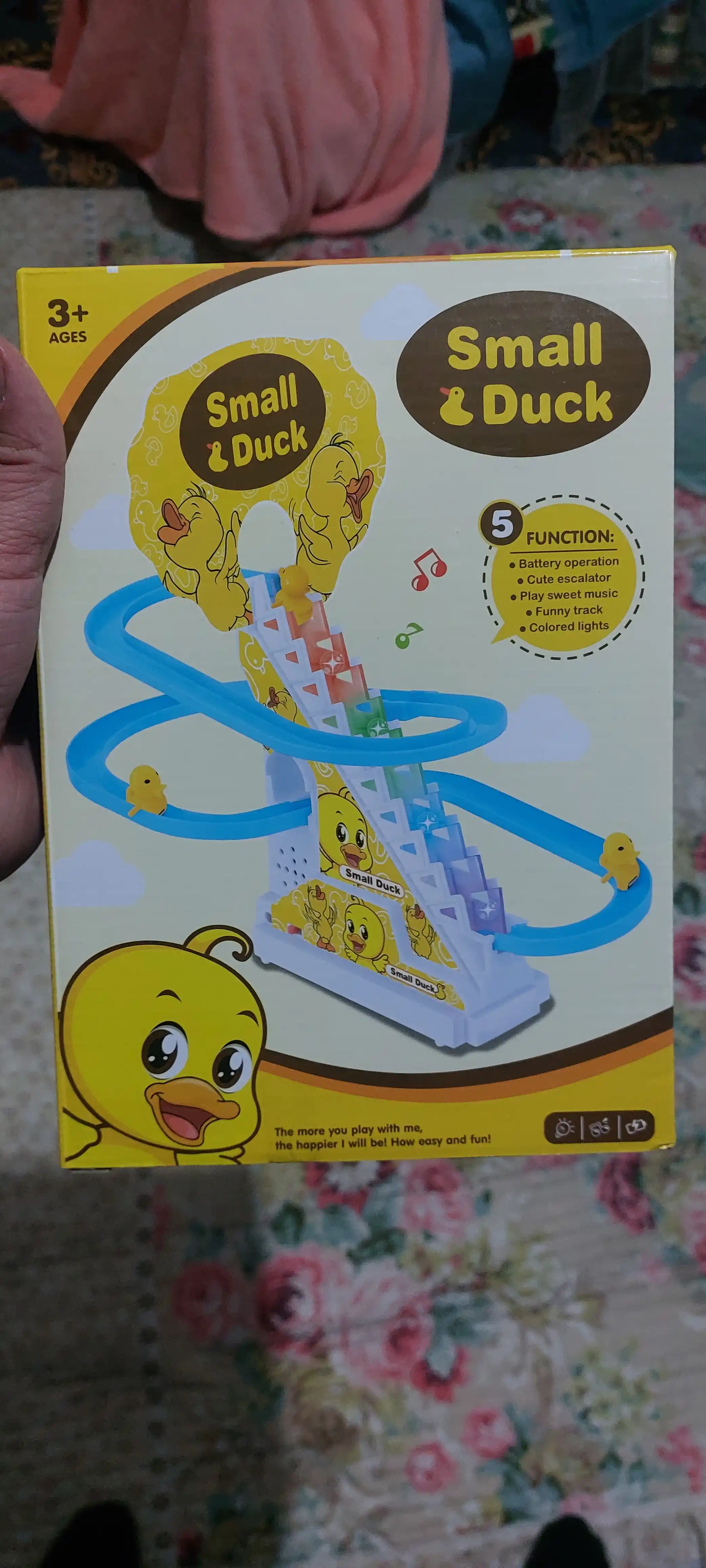 Забавные утки на аттракционе SMALL DUCK