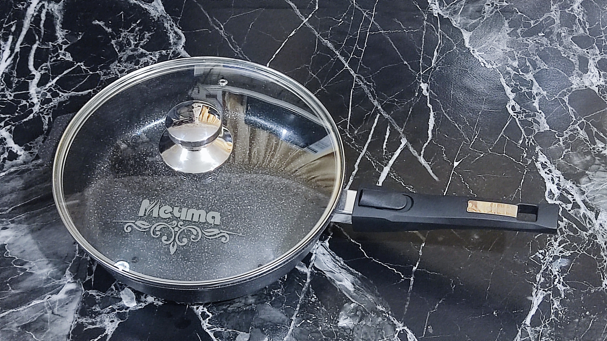 Tova Mechta, olinadigan tutqich va shisha qopqoq bilan, Granit Star ultra