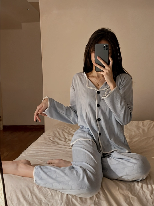 Ayollar pijamasi, 2 ta 1 da to‘plam