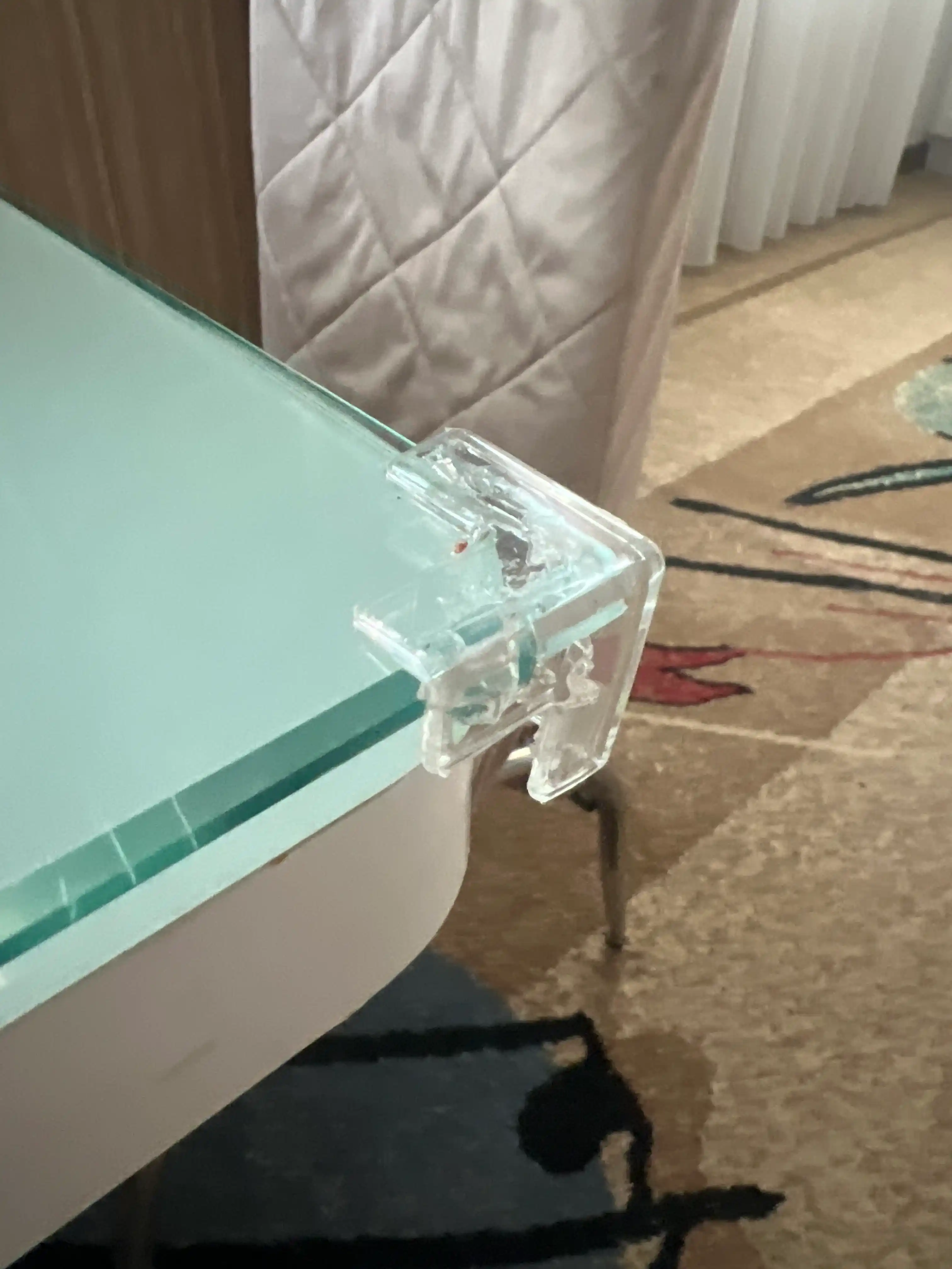 Silikon mebel burchak himoyalari, zarbaga chidamli, 4 dona