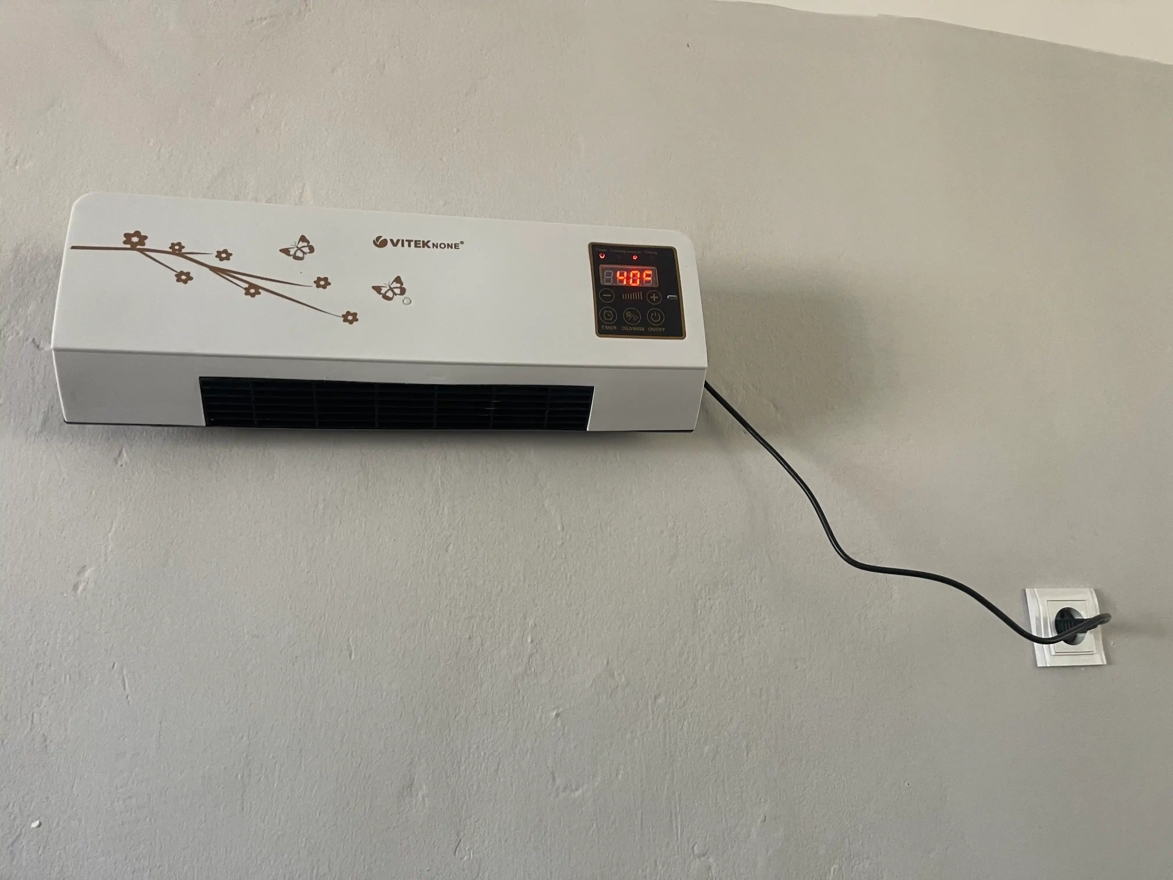 Devorga o'rnatiladigan elektr isitgich 1800 Vt — masofadan pult va taymerli
