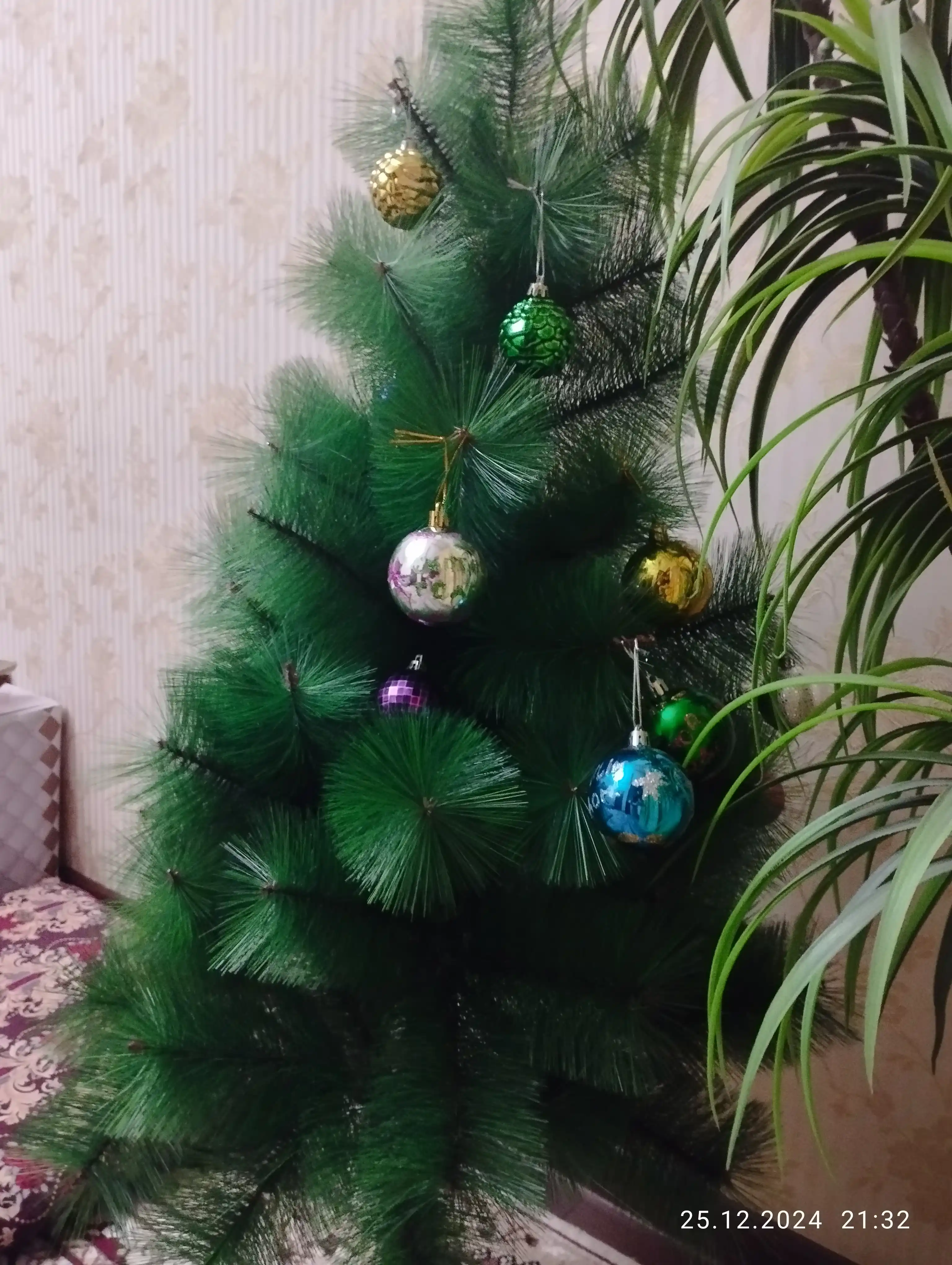 Yangi yil archasi o'yinchoqlari to'plami Qor mo'jizasi, 6-20 dona, 6 sm