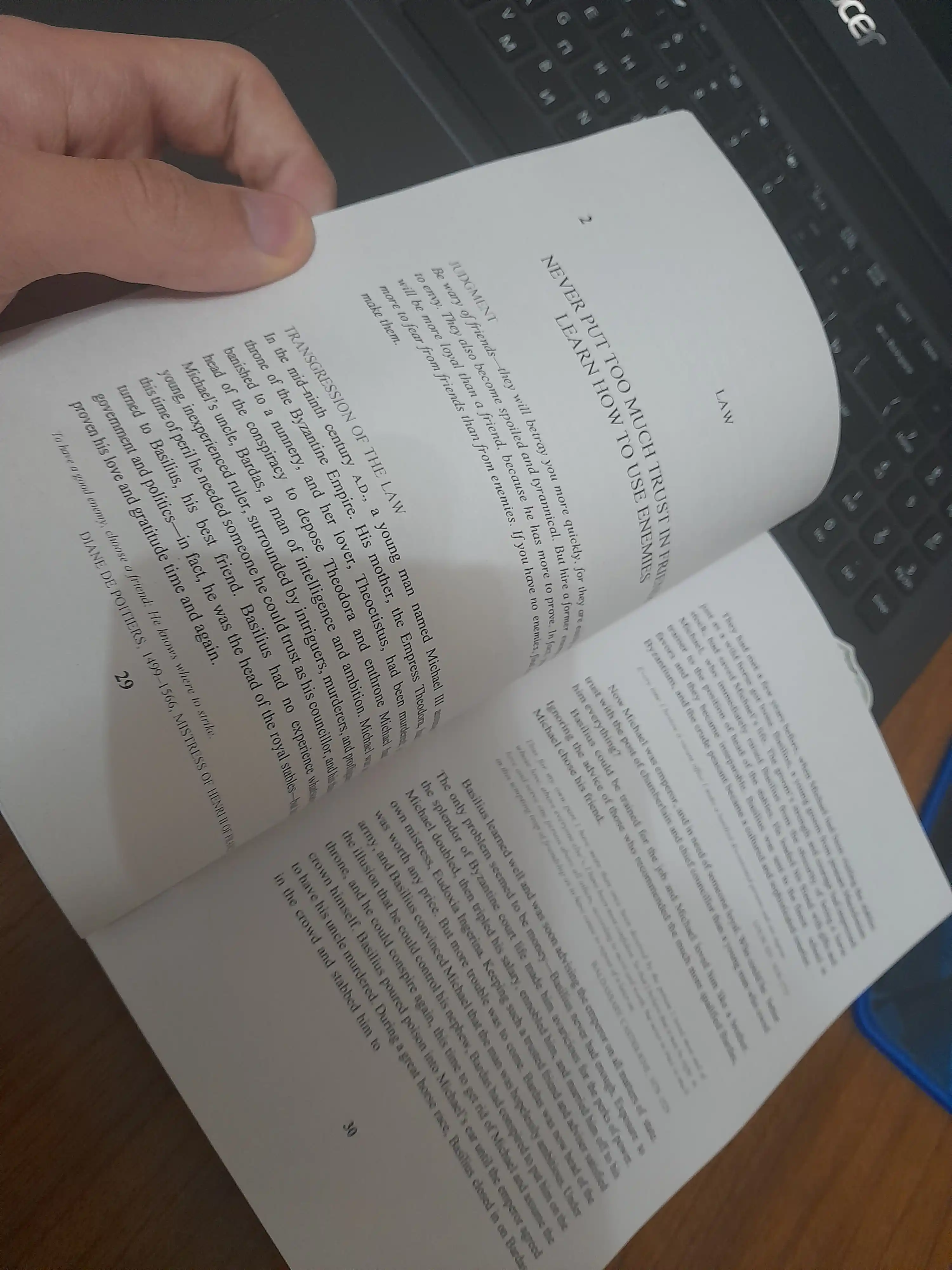 The 48 Laws of POWER - Robert Greene