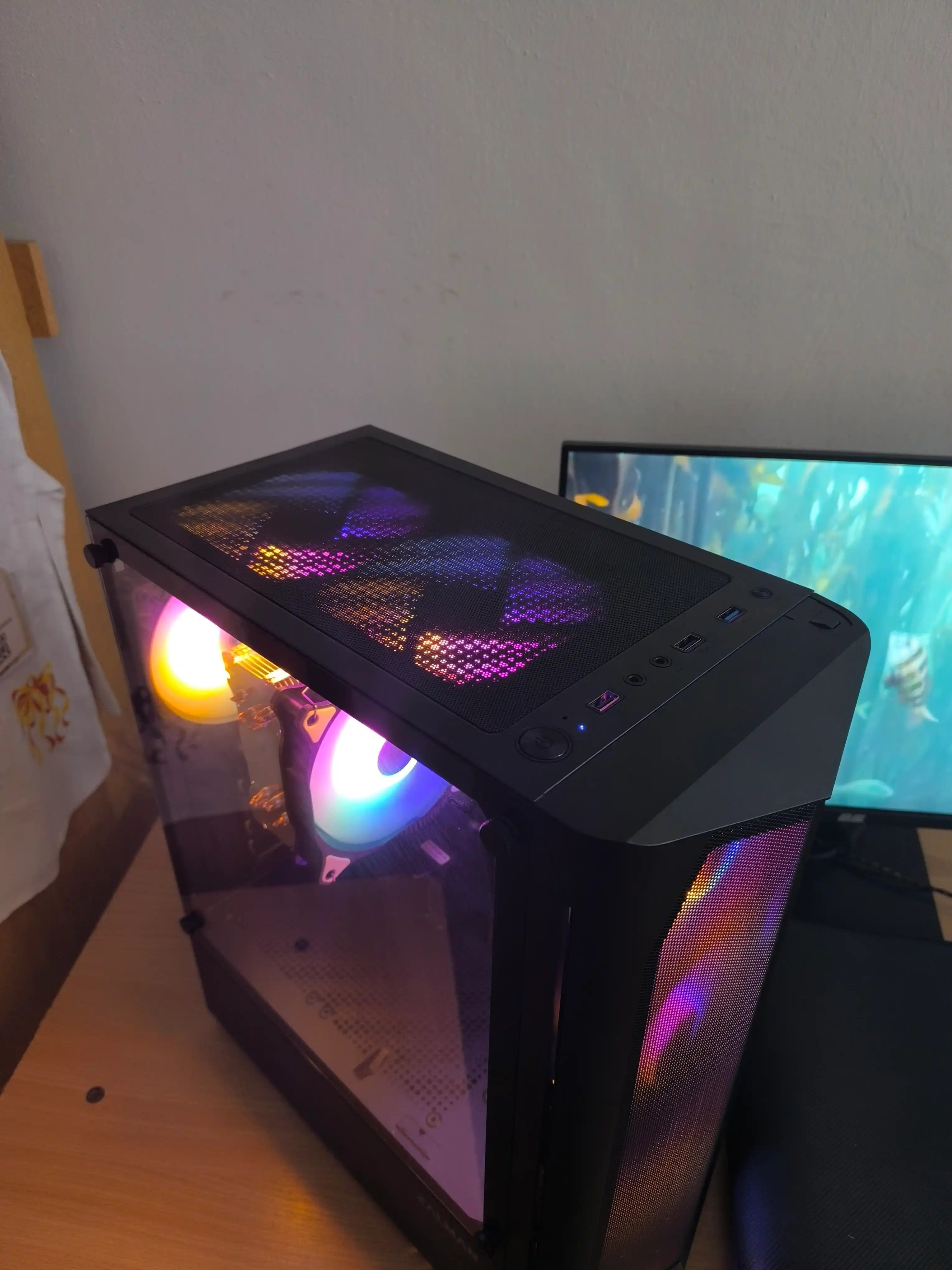 Компьютерный корпус Zalman N4 N4REV.1, 6 кулеров в комплекте, стекло, RGB подсветка