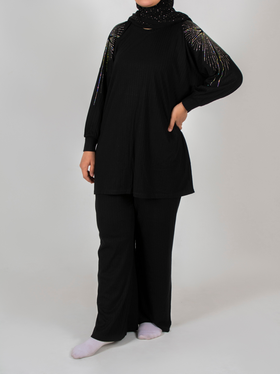 Rossiya shou-biznesi yulduzlari ishtirokidagi porno tomosha qiling Qizchani ko‘tarib, to‘ppa-to‘g‘ri urishayotgani aks etgan porno video.