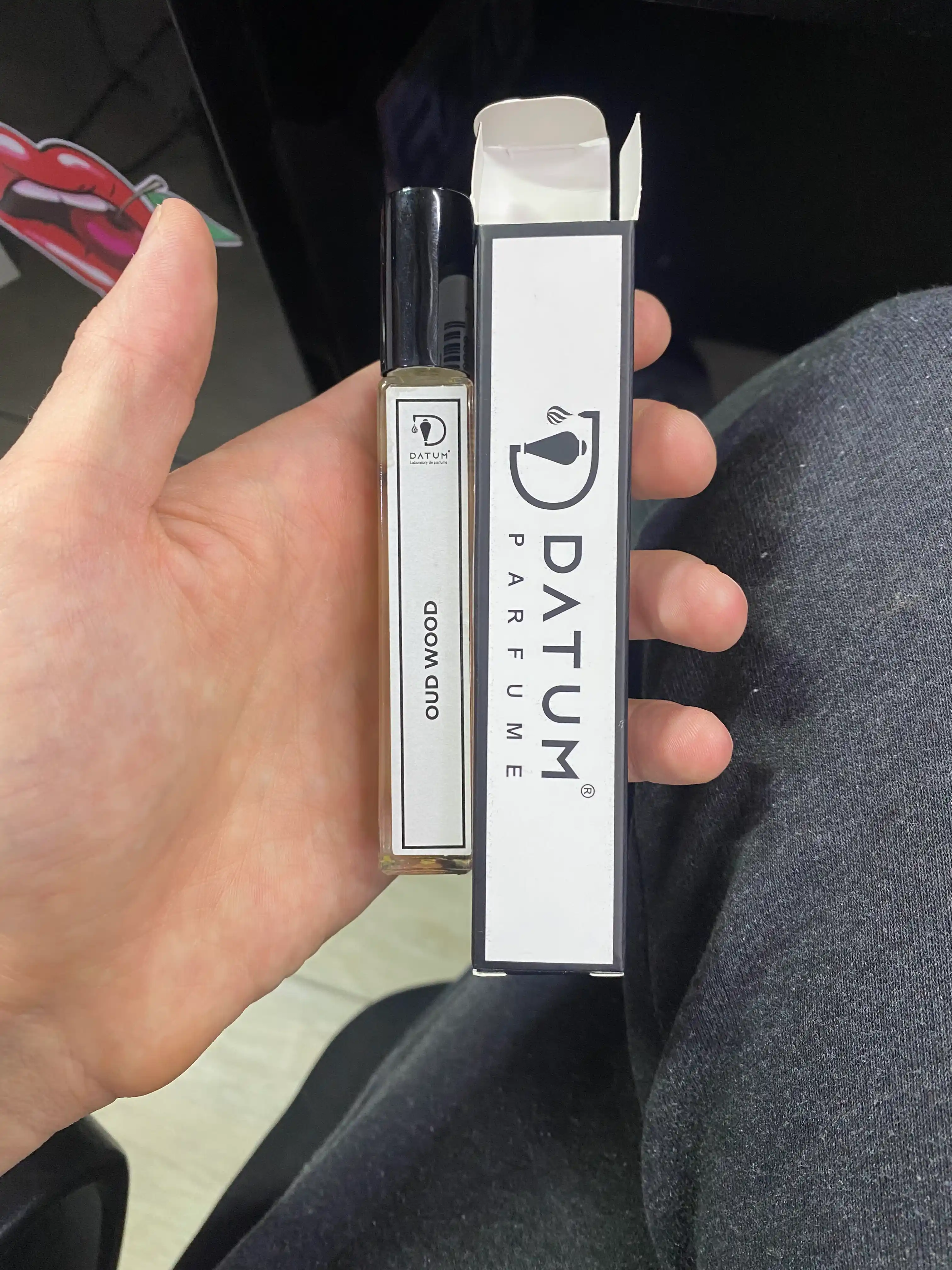 Духи унисекс Datum Parfume Oud Wood с нотами уда, кардамона, сандала и ванили