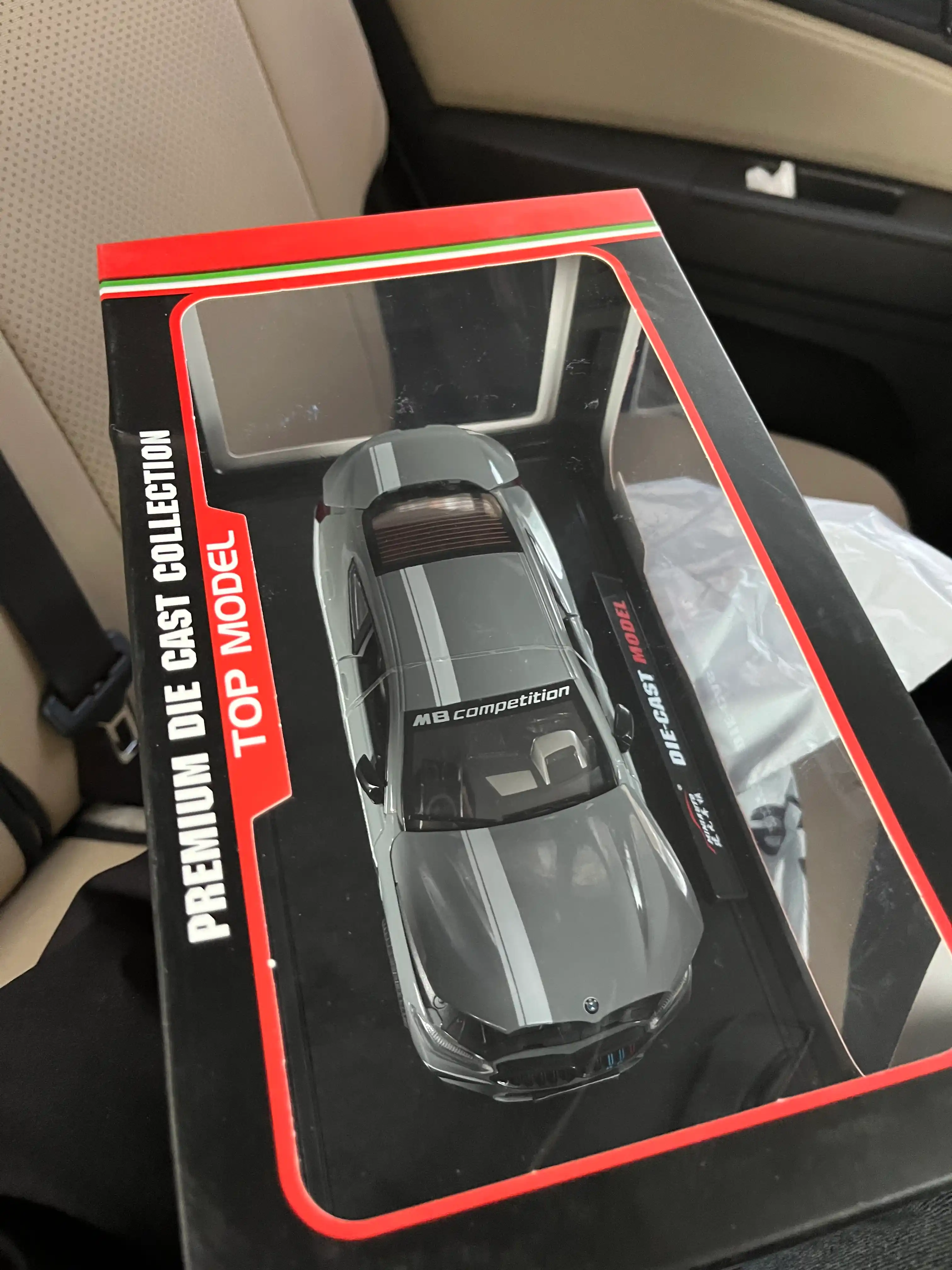 O'yinchoq metall mashina BMW M8 Thunder, 1:24