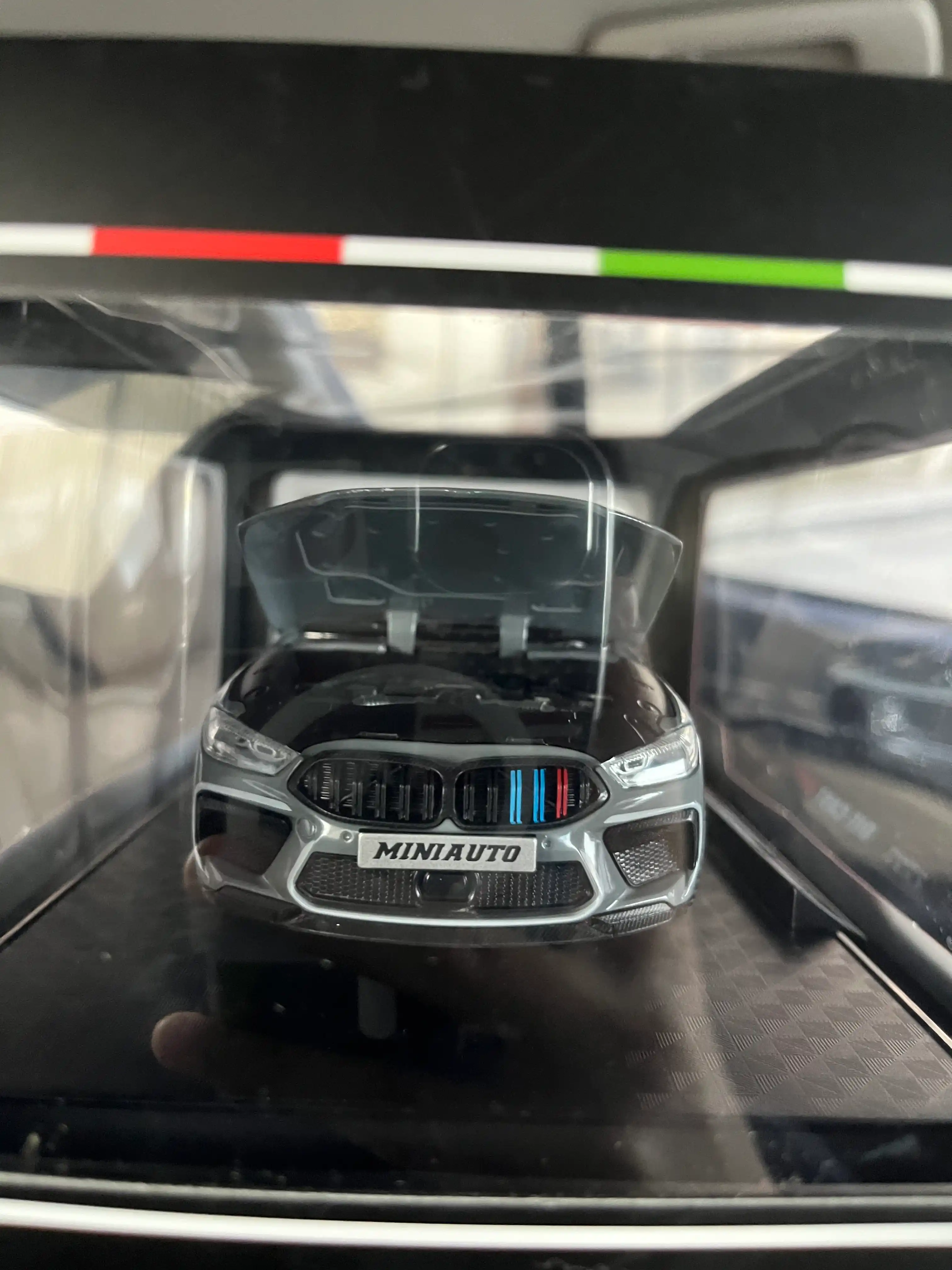 O'yinchoq metall mashina BMW M8 Thunder, 1:24