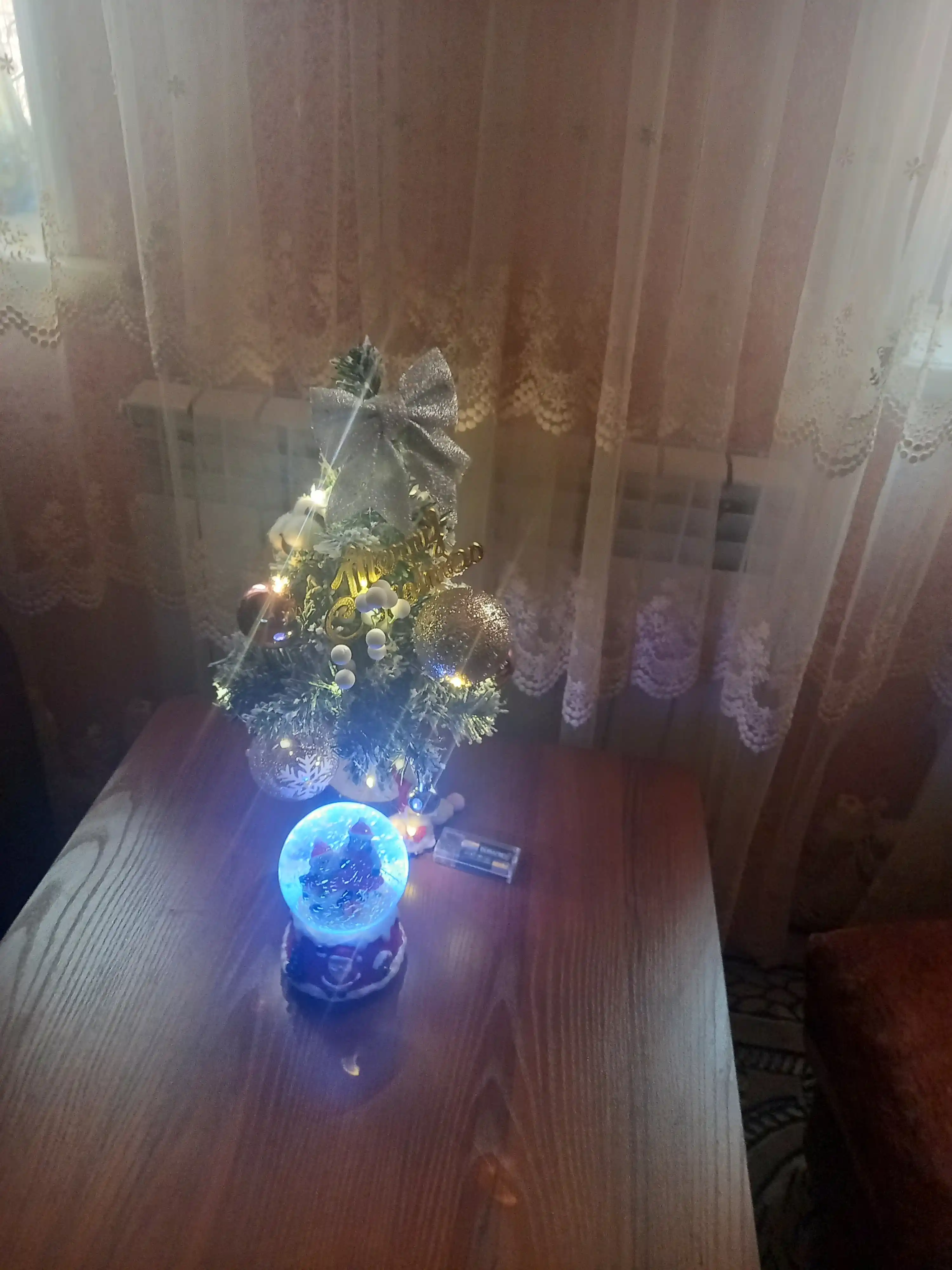 Qorli shar Santa Klaus, Yangi yil, musiqa bilan