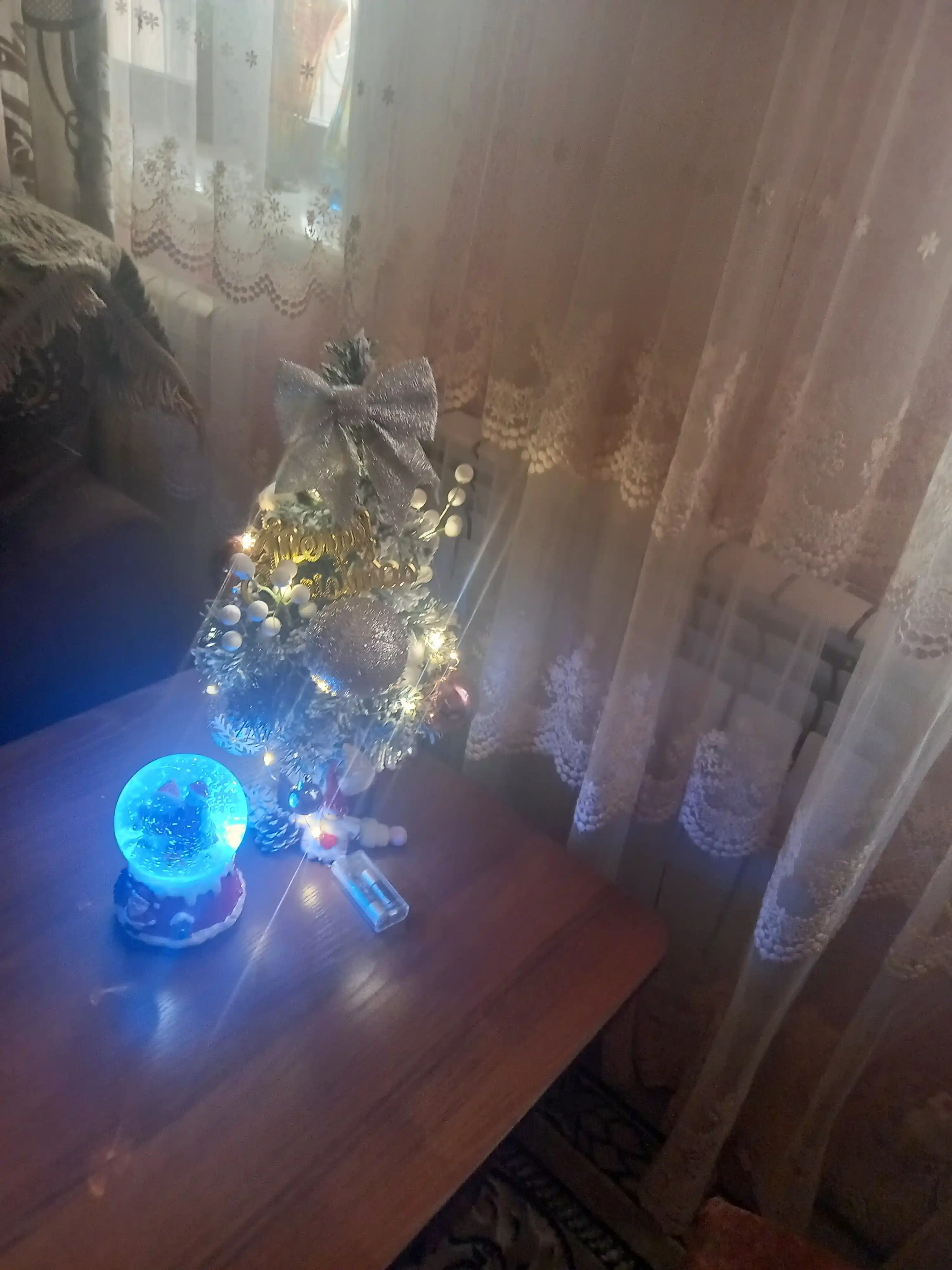 Qorli shar Santa Klaus, Yangi yil, musiqa bilan