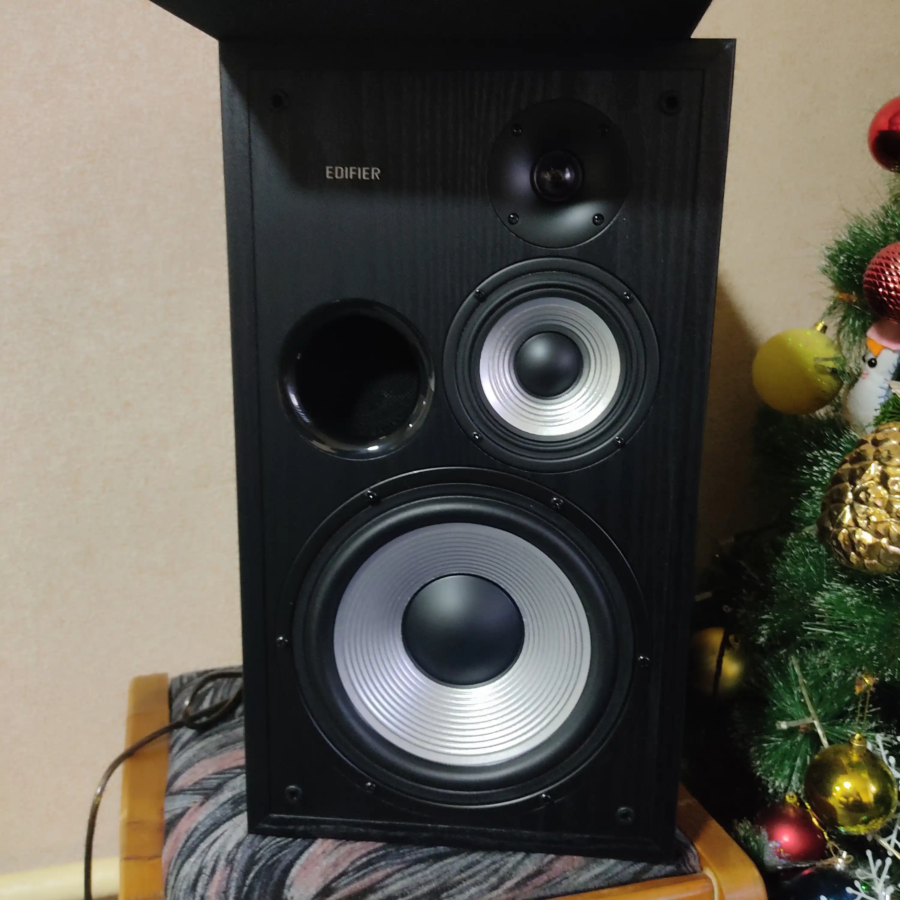 Aktiv akustik tizim Edifier R2850DB 2.0, 150 Vt