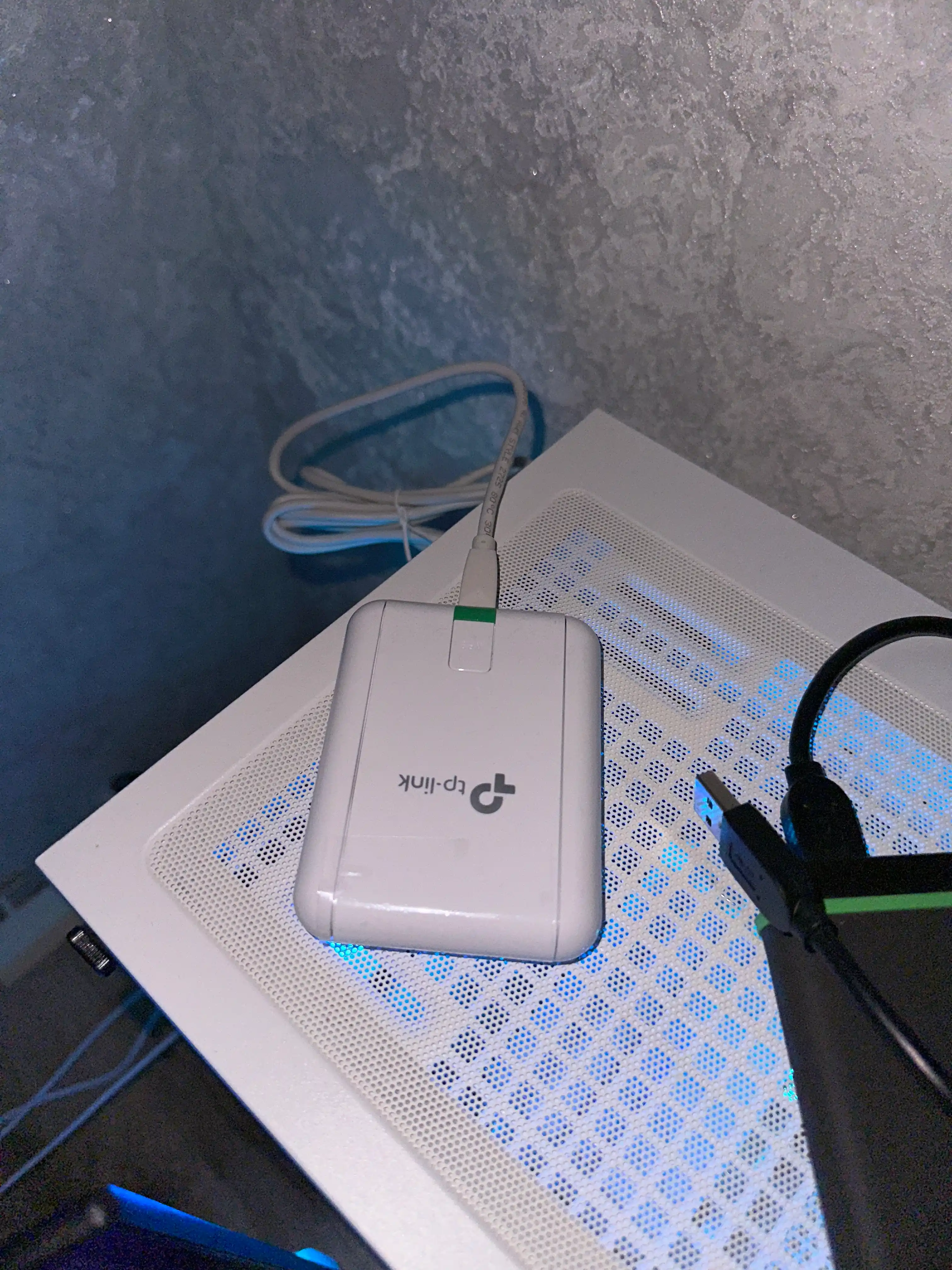 Wi-Fi yuqori daromadli USB adapteri, TP-Link TL-WN822N