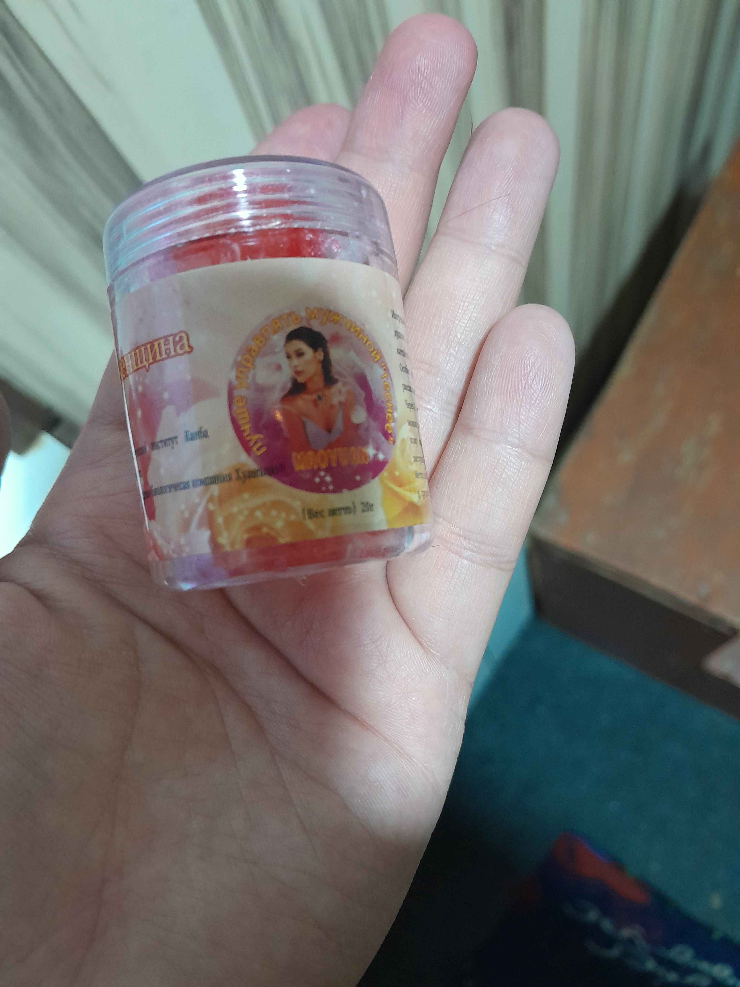 Porno yulduz Mishel Uayld