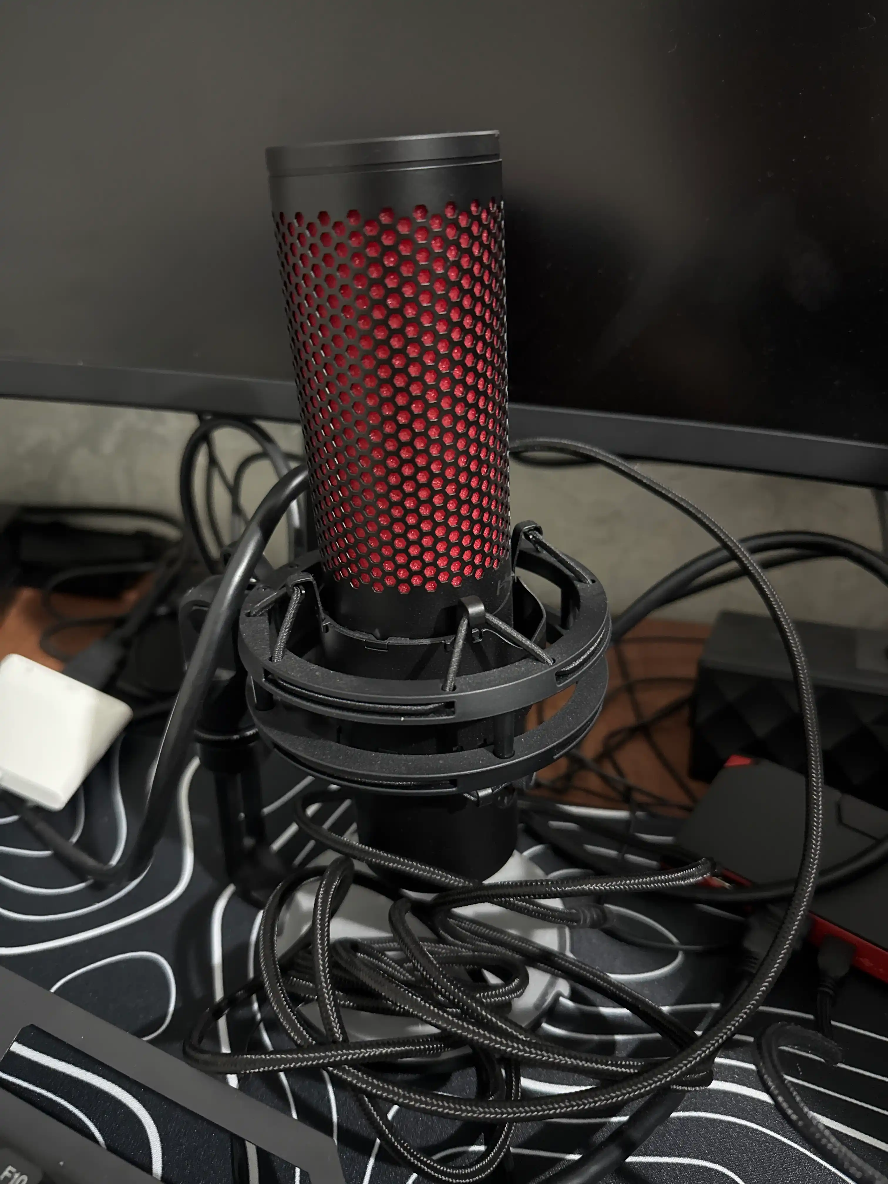 Игровой микрофон HyperX QuadCast 2, студийная запись, для стримов
