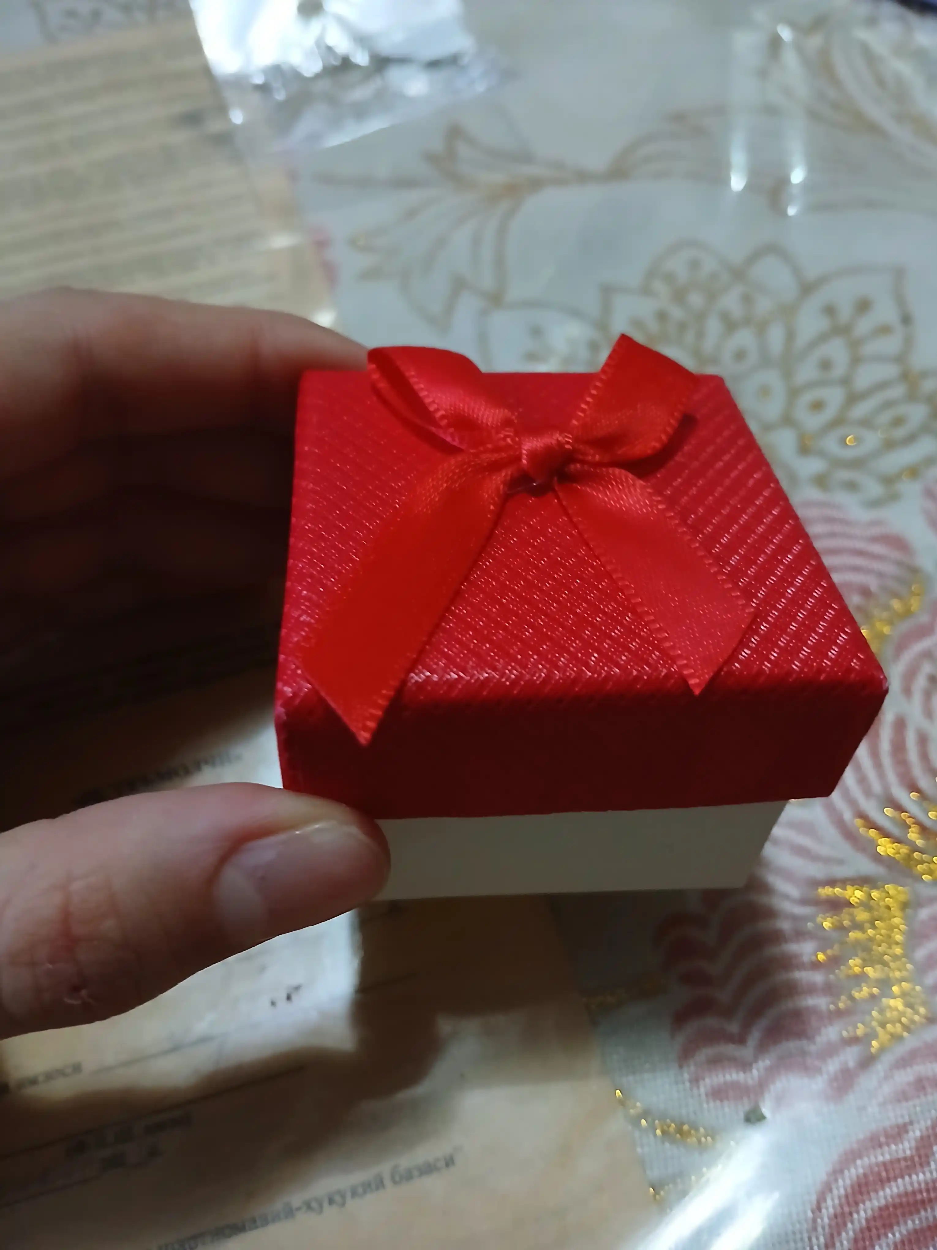 Коробка для колец, подарочная, бархатная, китти, клубника