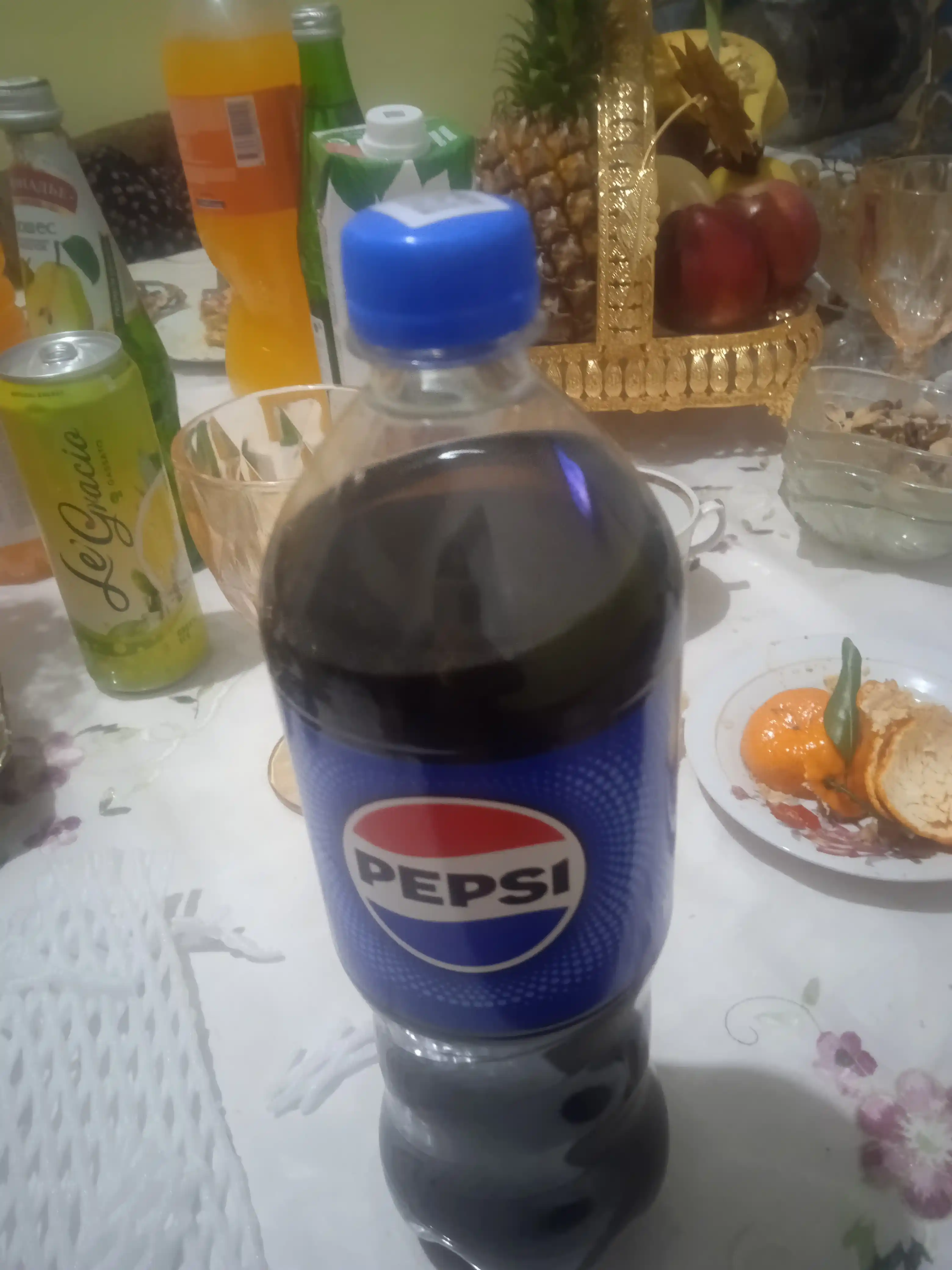 Gazlangan ichimlik Pepsi, 1 litr
