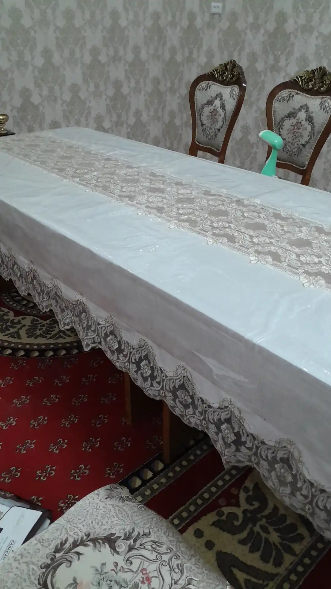 Premium qorli velur dasturxon oshxona, mehmonxona va bayram dasturxoni uchun
