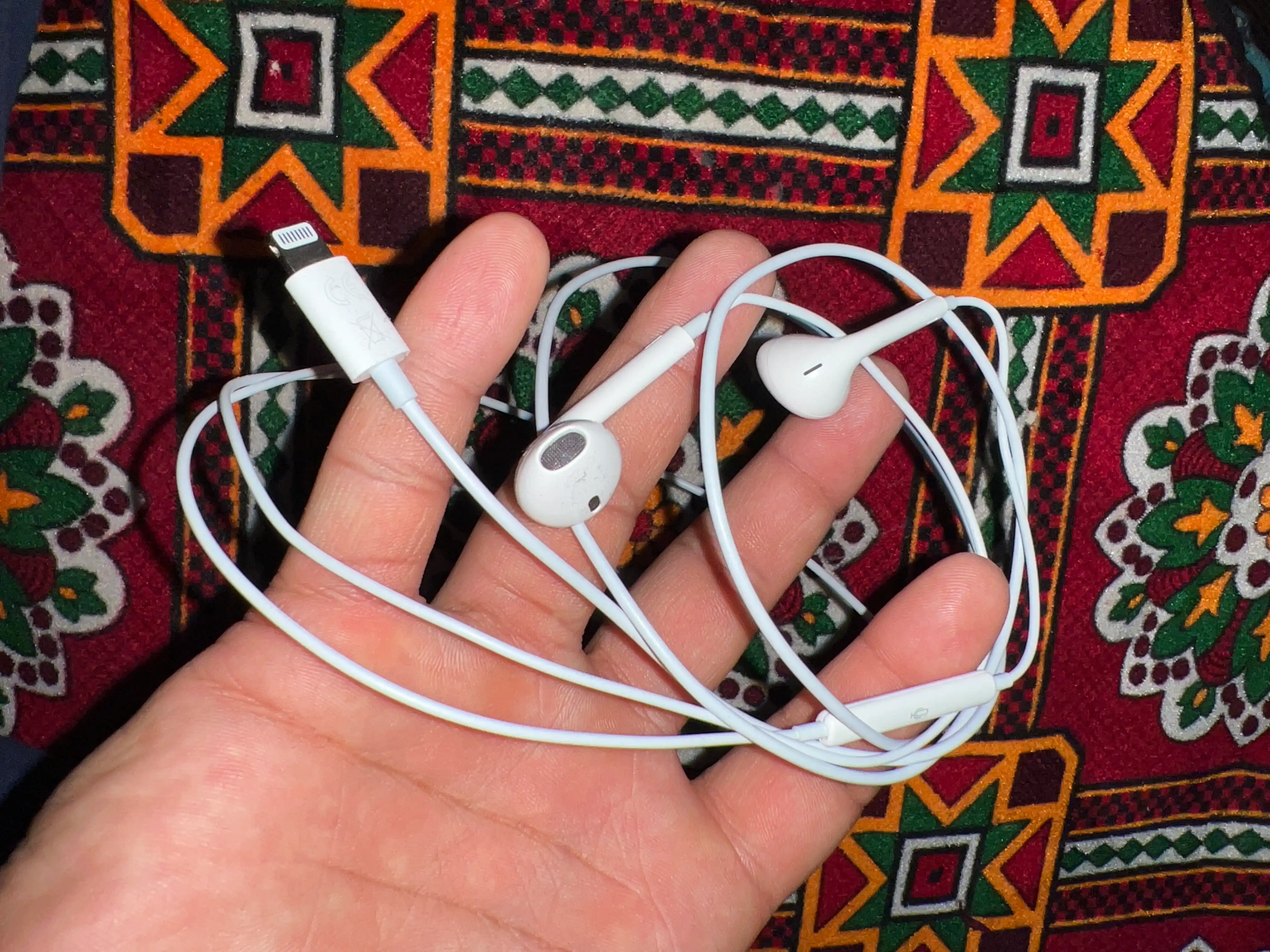 Наушники проводные Apple EarPods Lightning White EarPods
