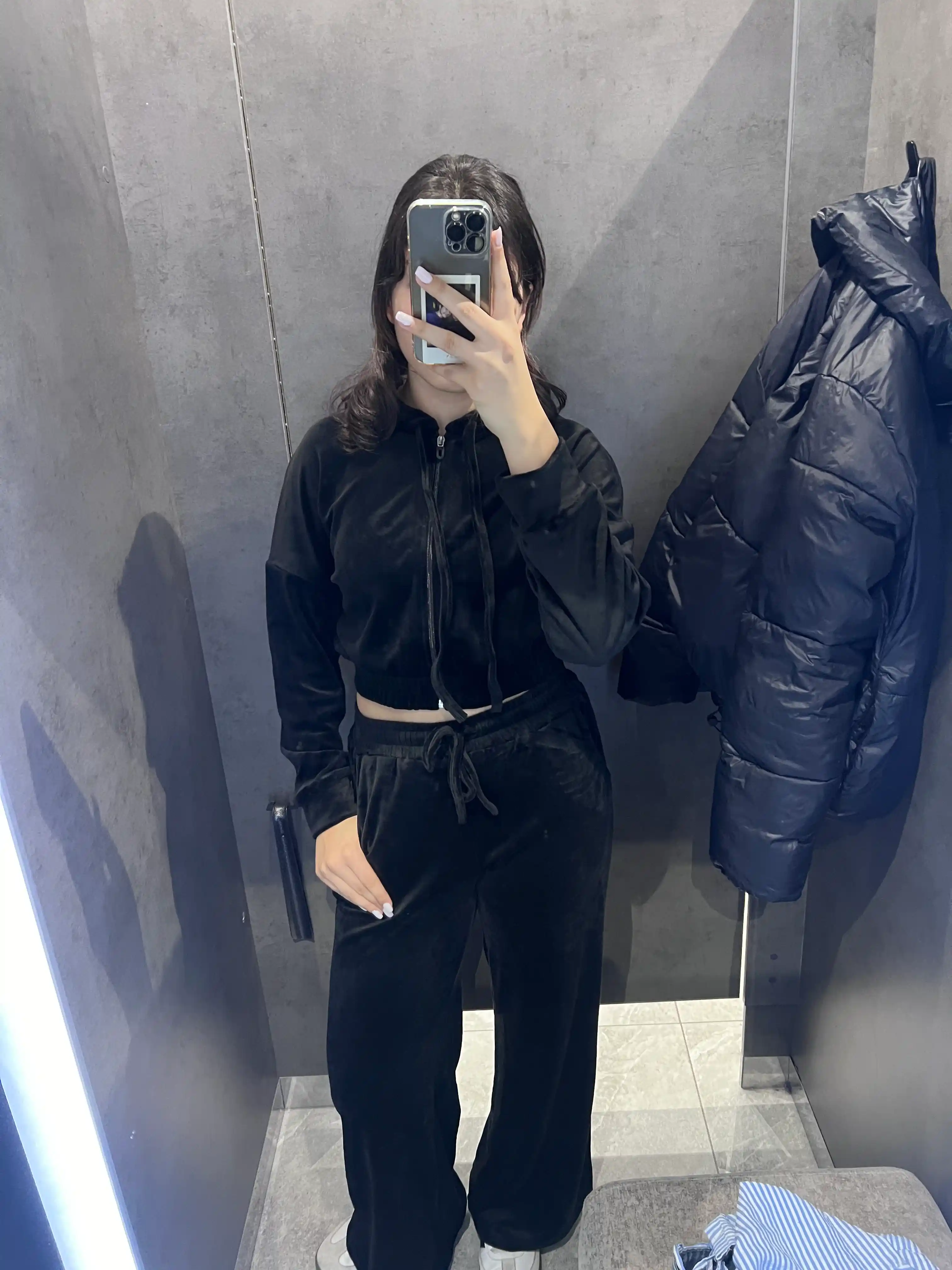 Ayollar uchun velyur ikki qismli kostyum, uy va sport to'plami: oversayz xudi + shalvar