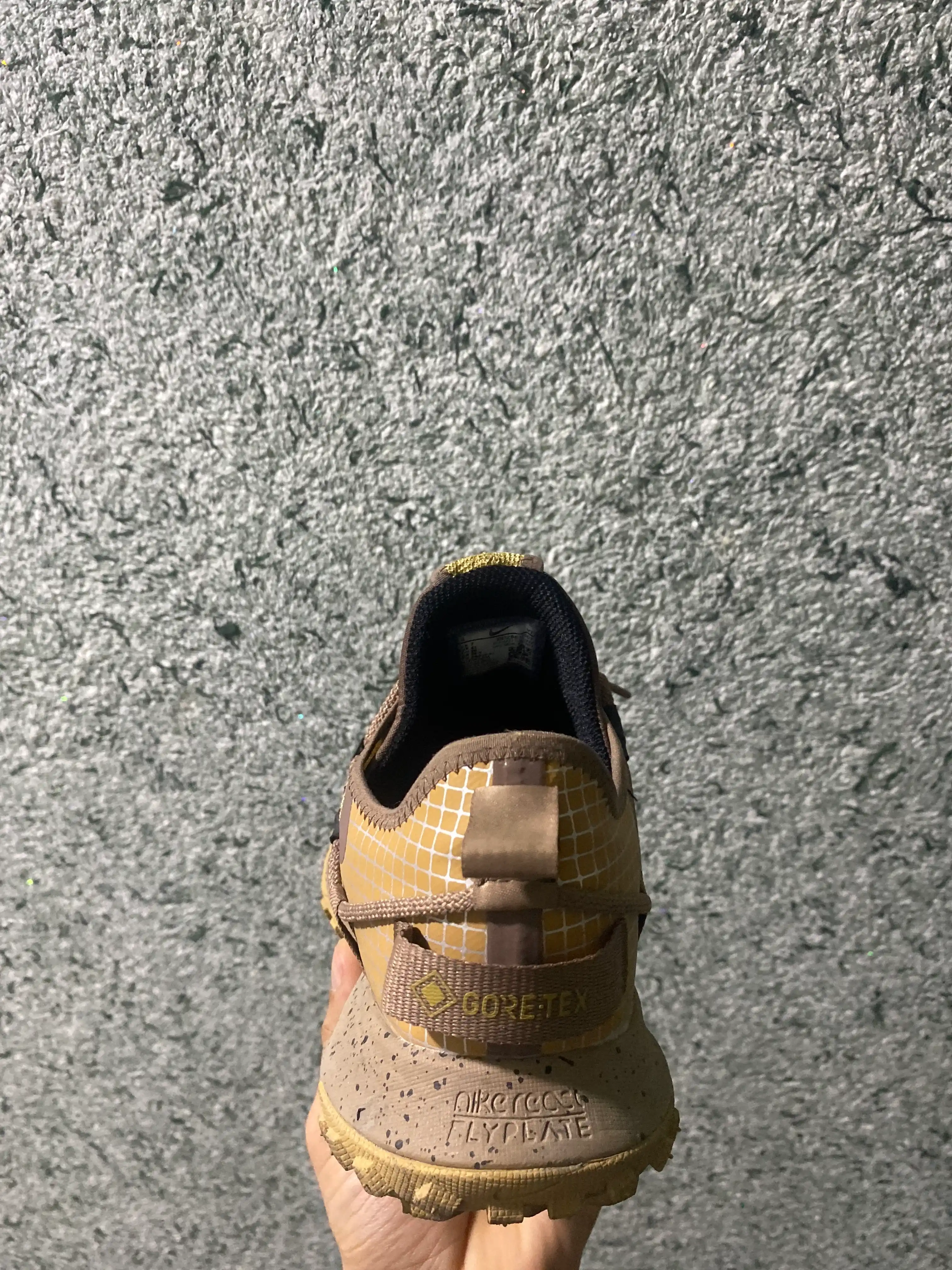 Erkaklar va ayollar uchun sport krossovkalari AGC Mountain Fly Low GORE-TEX, 40-45 o'lcham