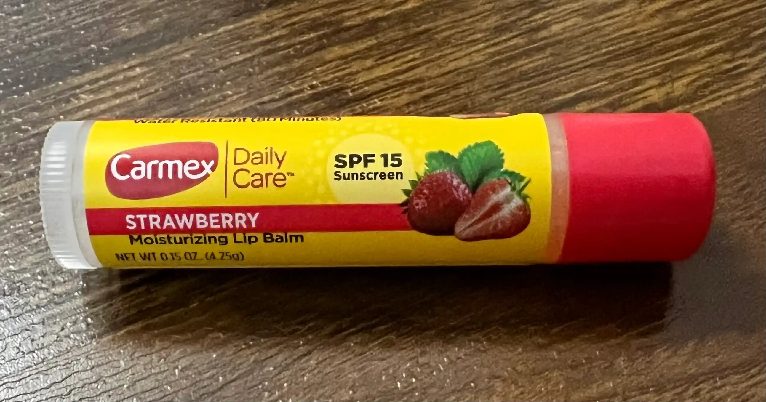 Бальзам для губ Carmex Stick, клубника