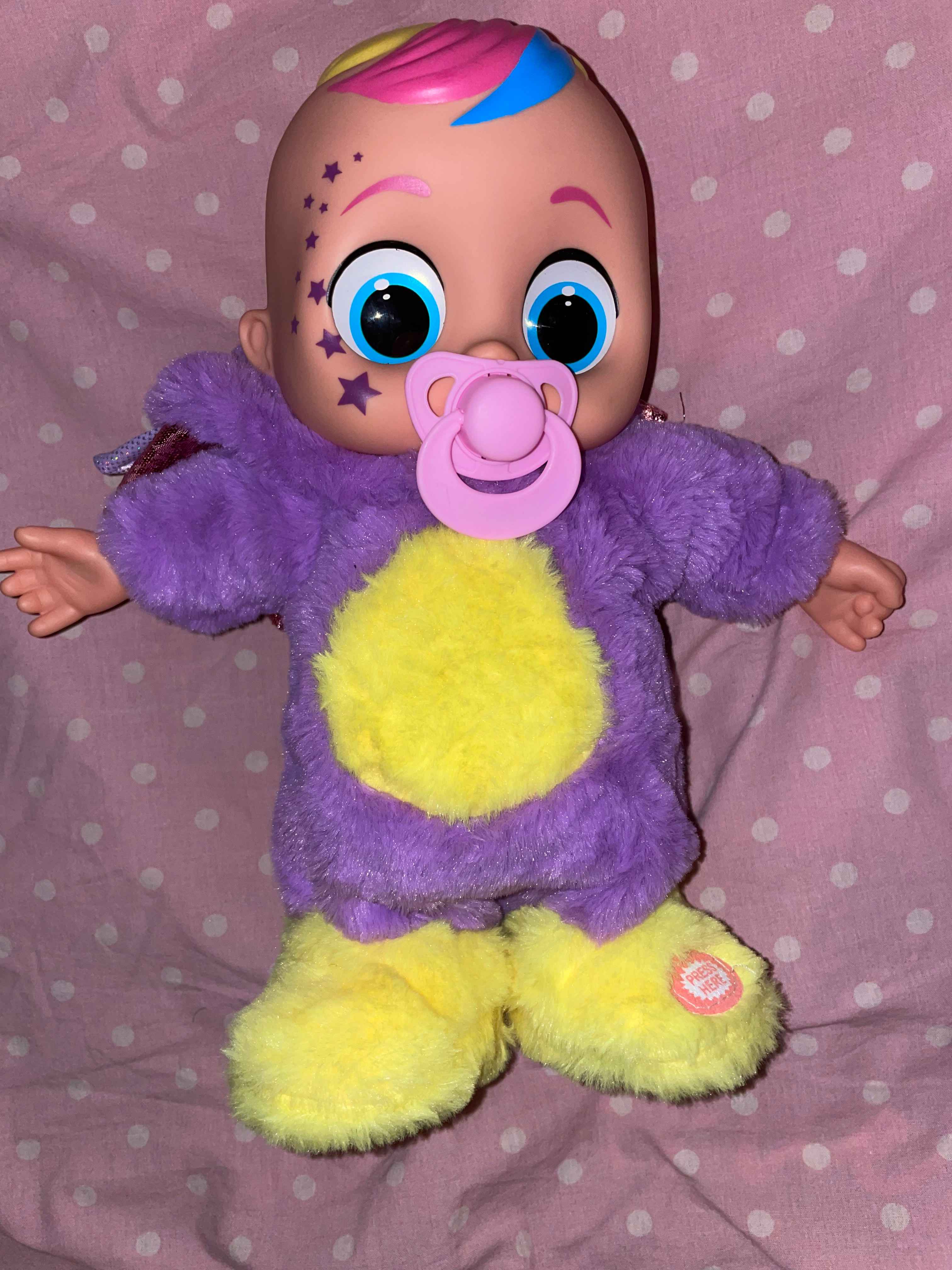 Yetuk ayol sizni oyoqlarini opishga majbur qiladi