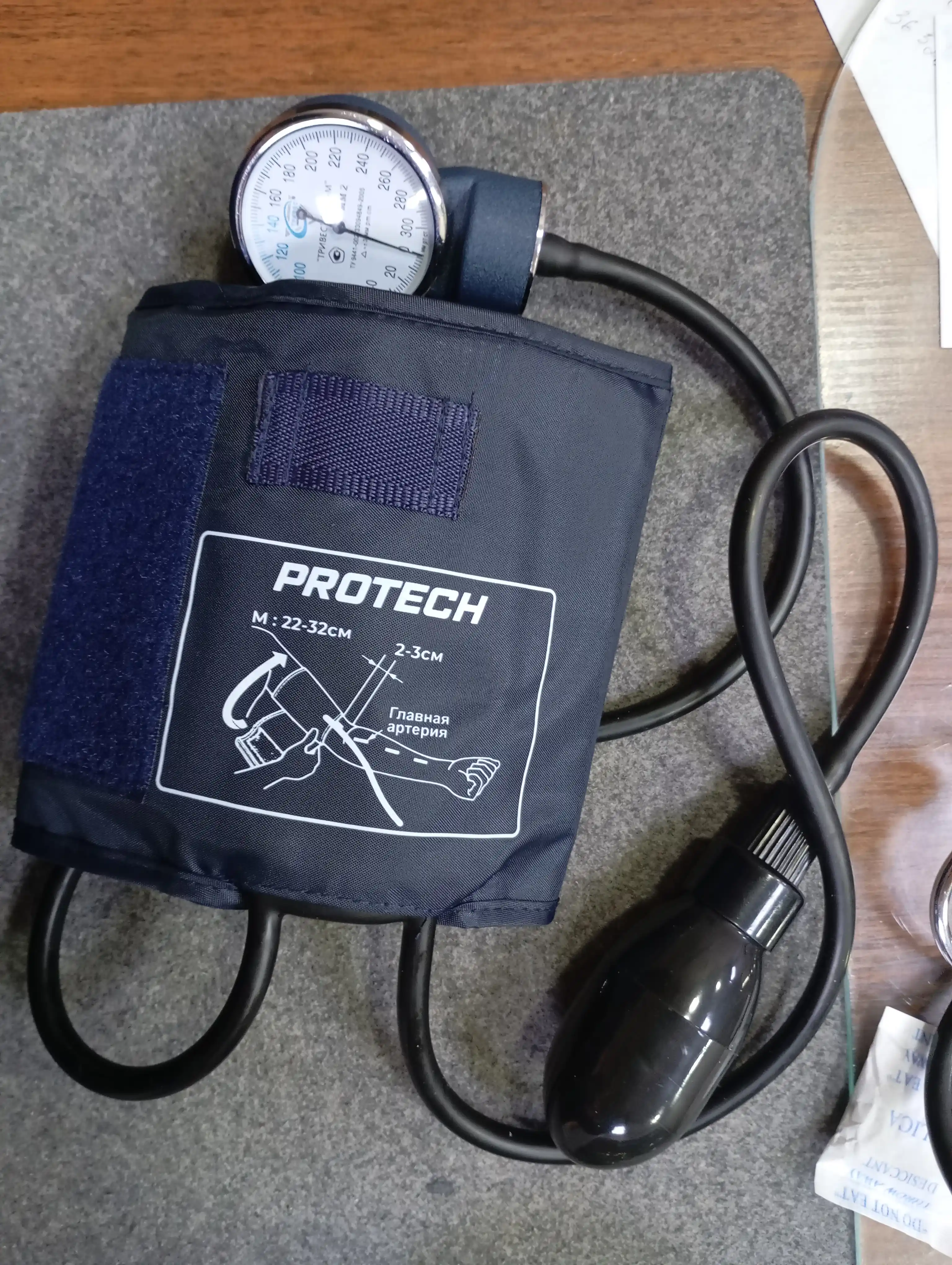 Манжет для механического тонометра Protech BK022M, 22-32 см