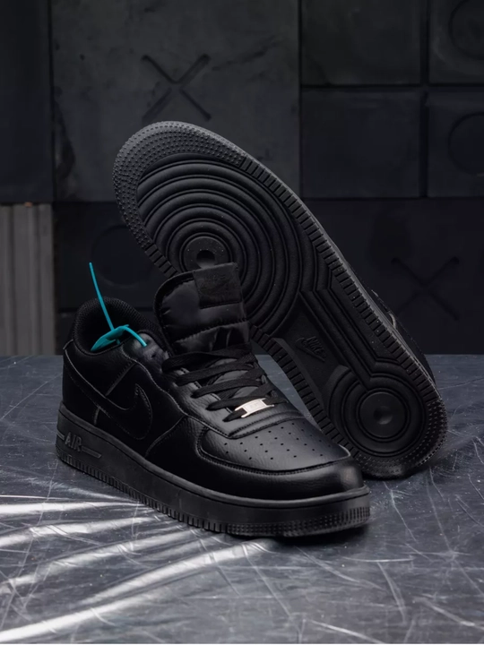 Erkaklar uchun kuzgi krossovkalar AIR FORCE1 CLASIC universal sifatli krossovkalar