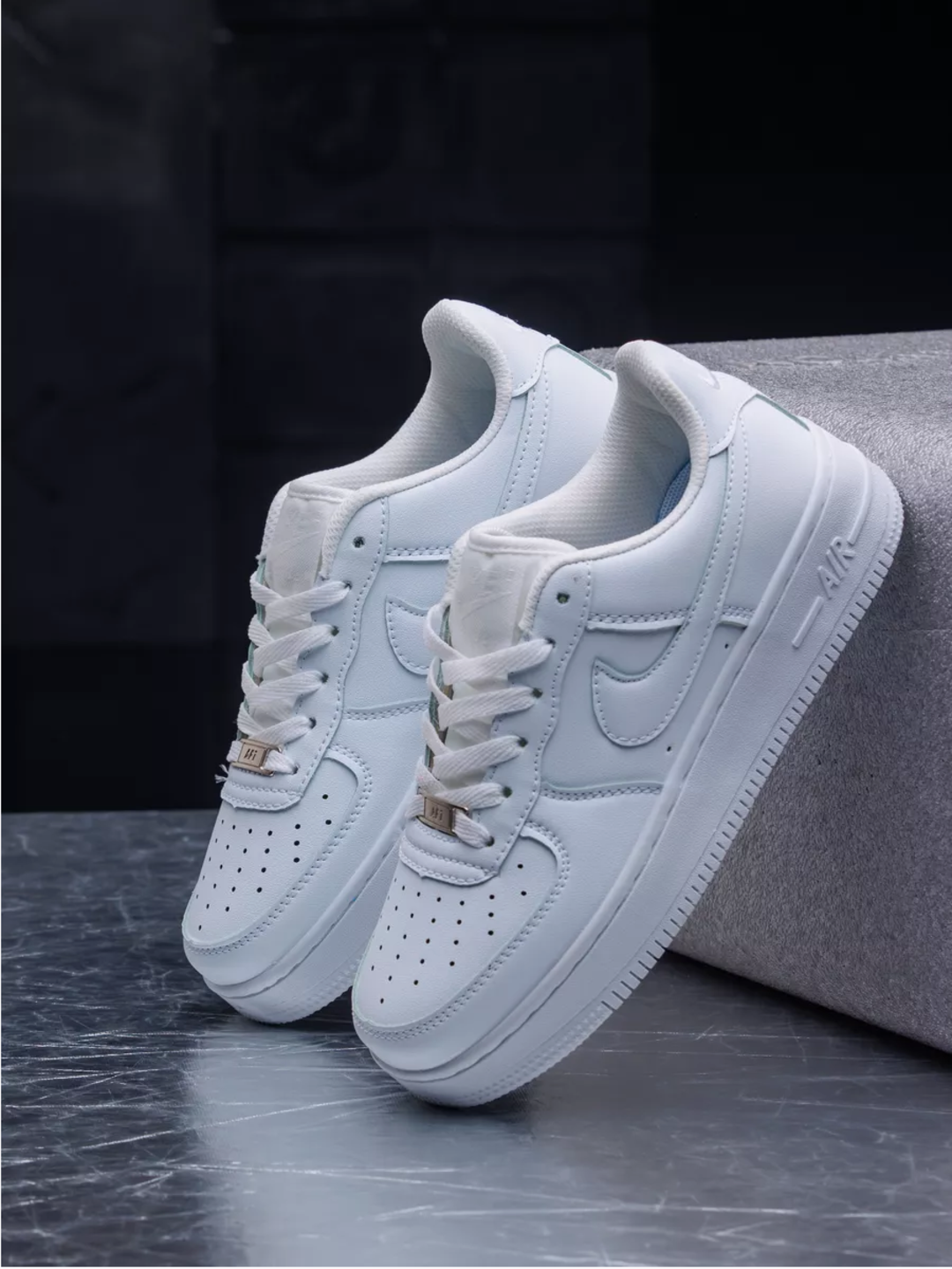 Erkaklar uchun kuzgi krossovkalar AIR FORCE1 CLASIC universal sifatli krossovkalar