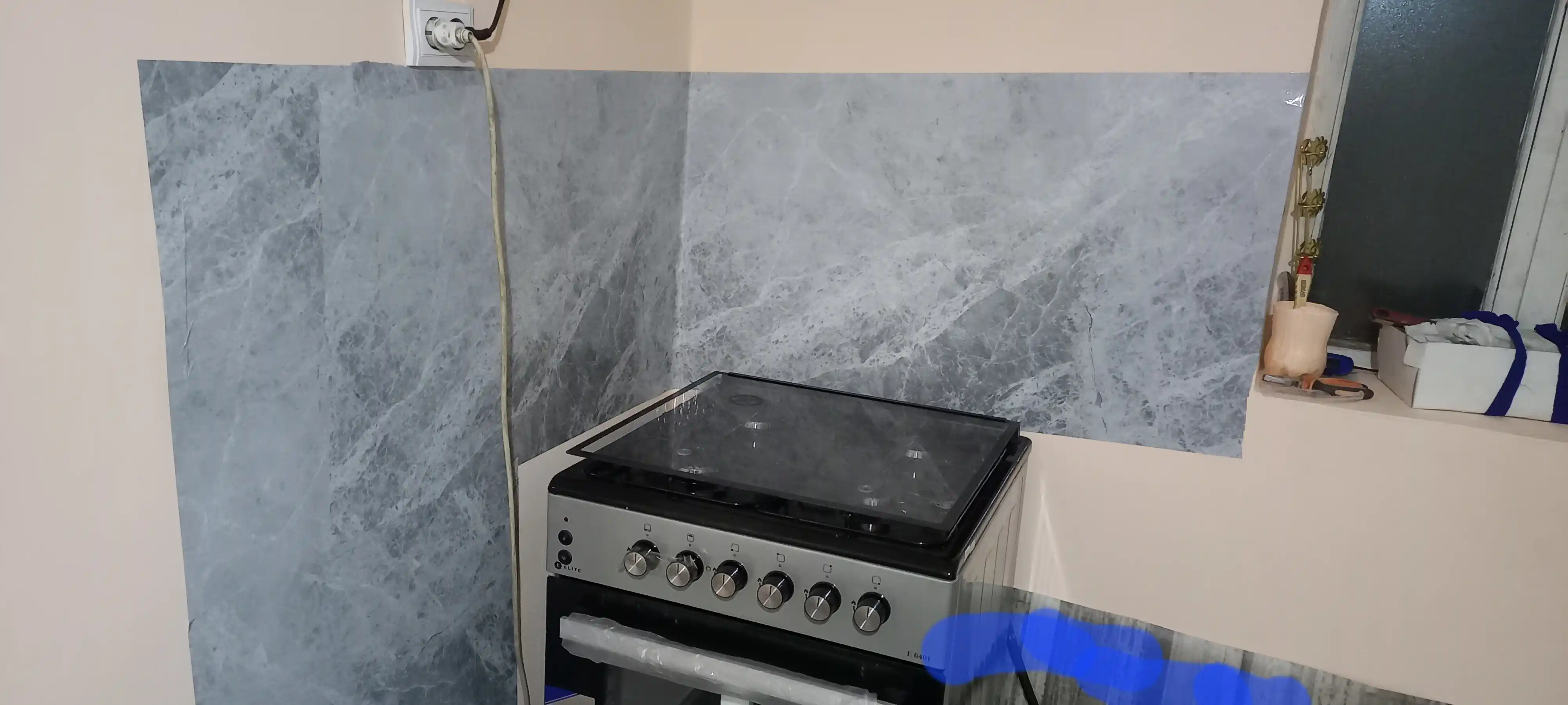 Mebel va deraza tokchalari uchun o‘zi yopishadigan alyuminiy plyonka