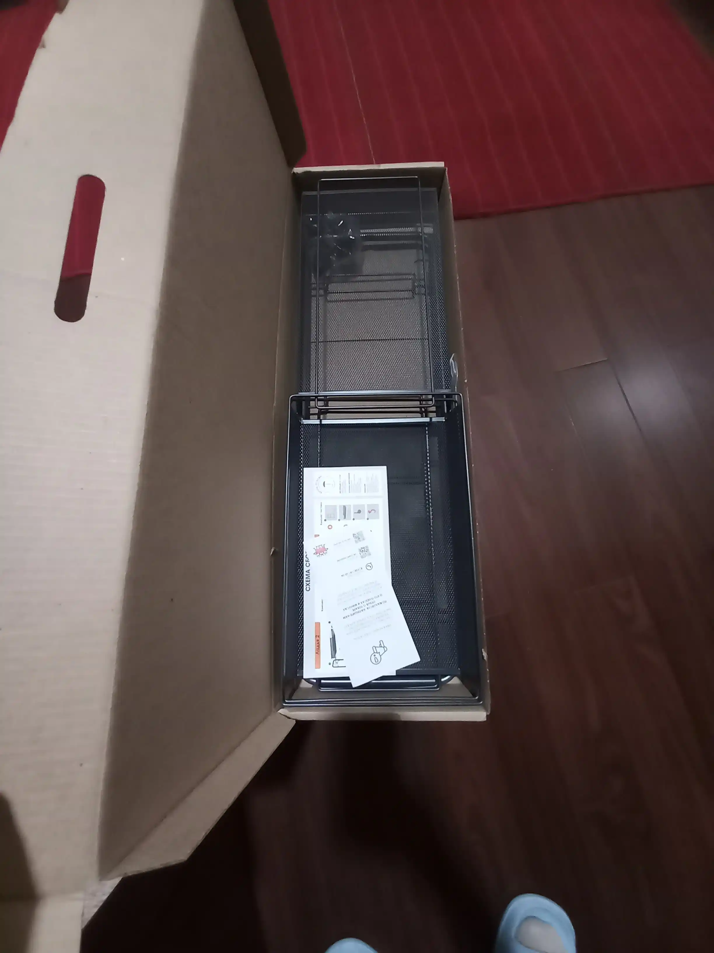 Gullar uchun polga, erga qo'yiladigan metall gulli dastgoh, g‘ildirakli ko‘chma Ladya 2K