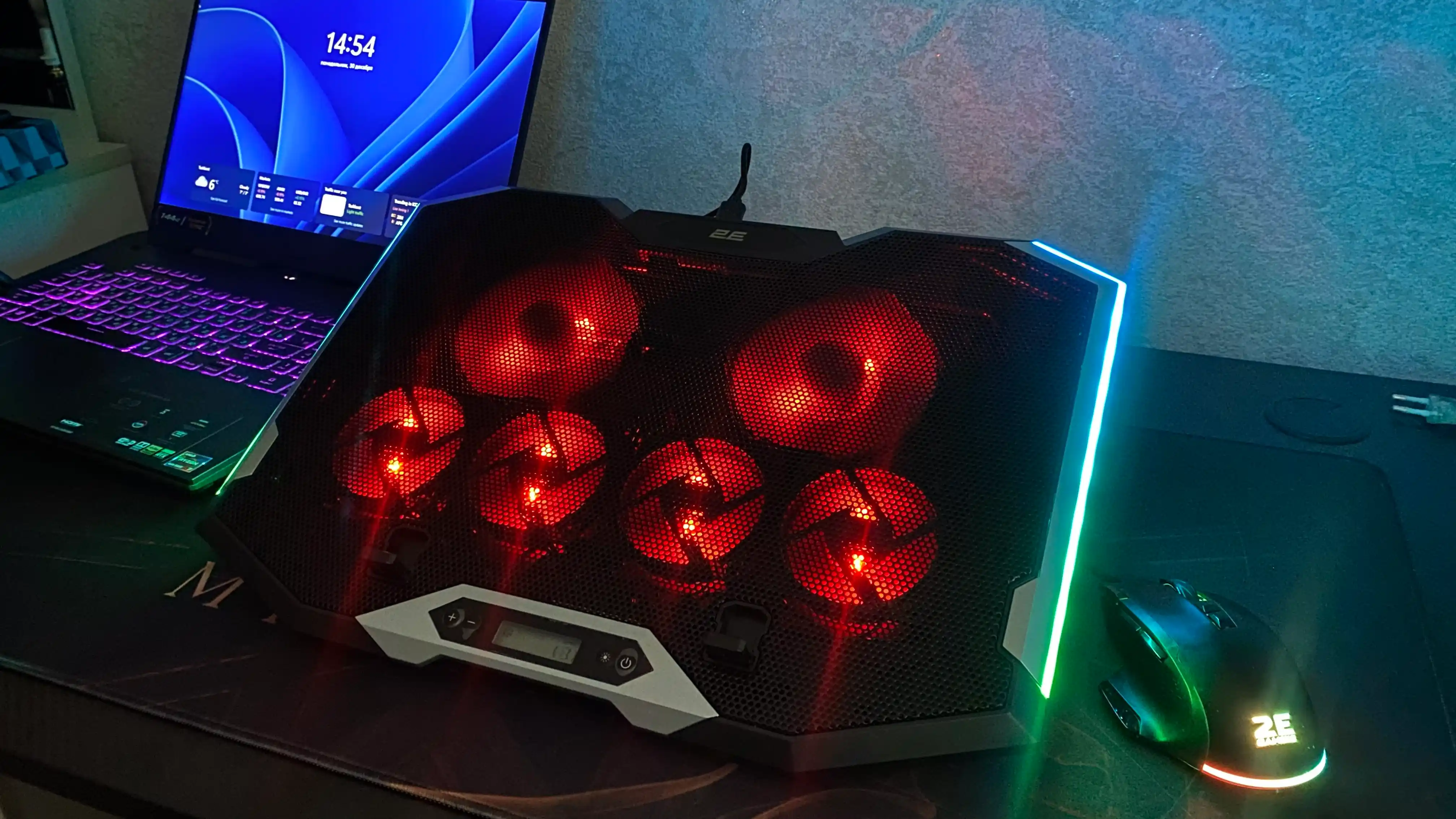 2E GAMING sovutgichli noutbuk tagligi, 14"-17.3," LED yoritgich, kuchli
