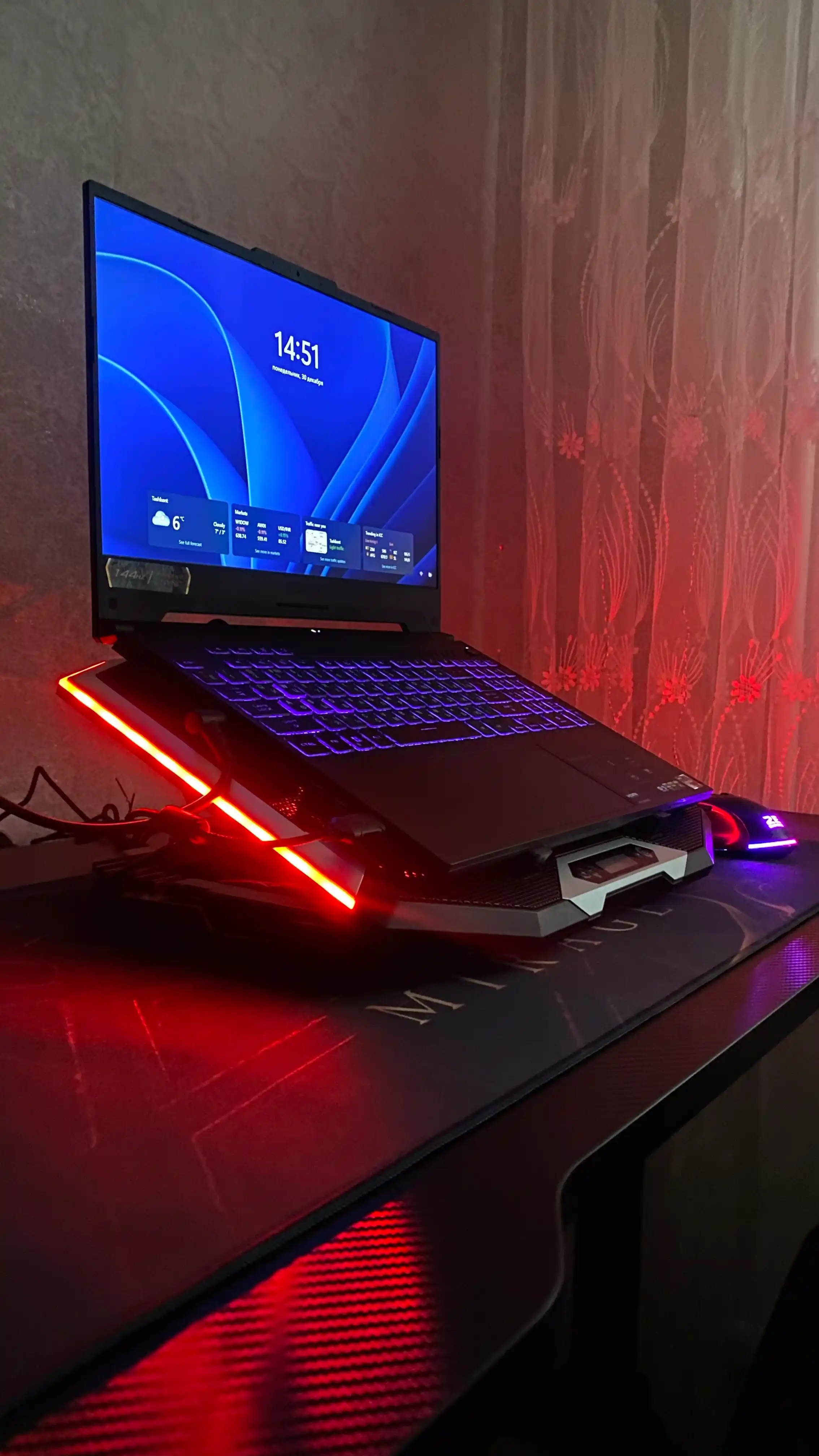 2E GAMING sovutgichli noutbuk tagligi, 14"-17.3," LED yoritgich, kuchli