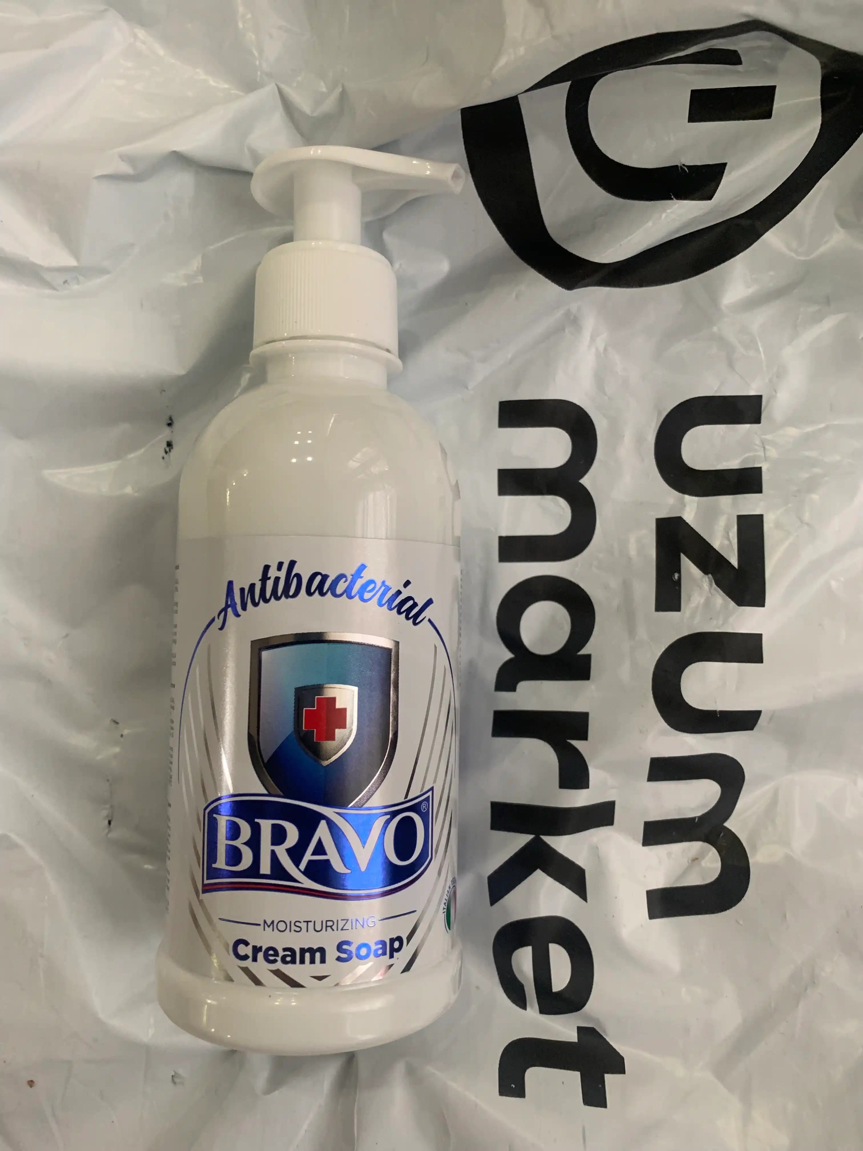 Жидкое крем-мыло для рук BRAVO Antibacterial, 300 мл