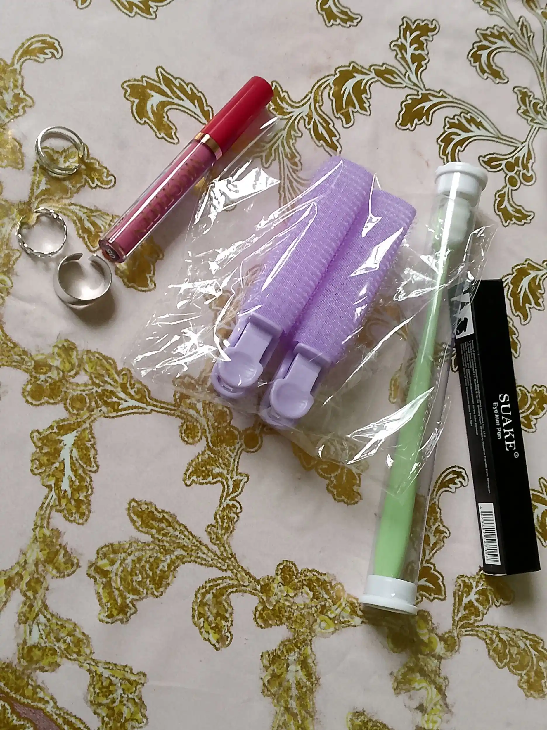 Lab uchun chidamli, suyuq, xira lab bo‘yog‘i
