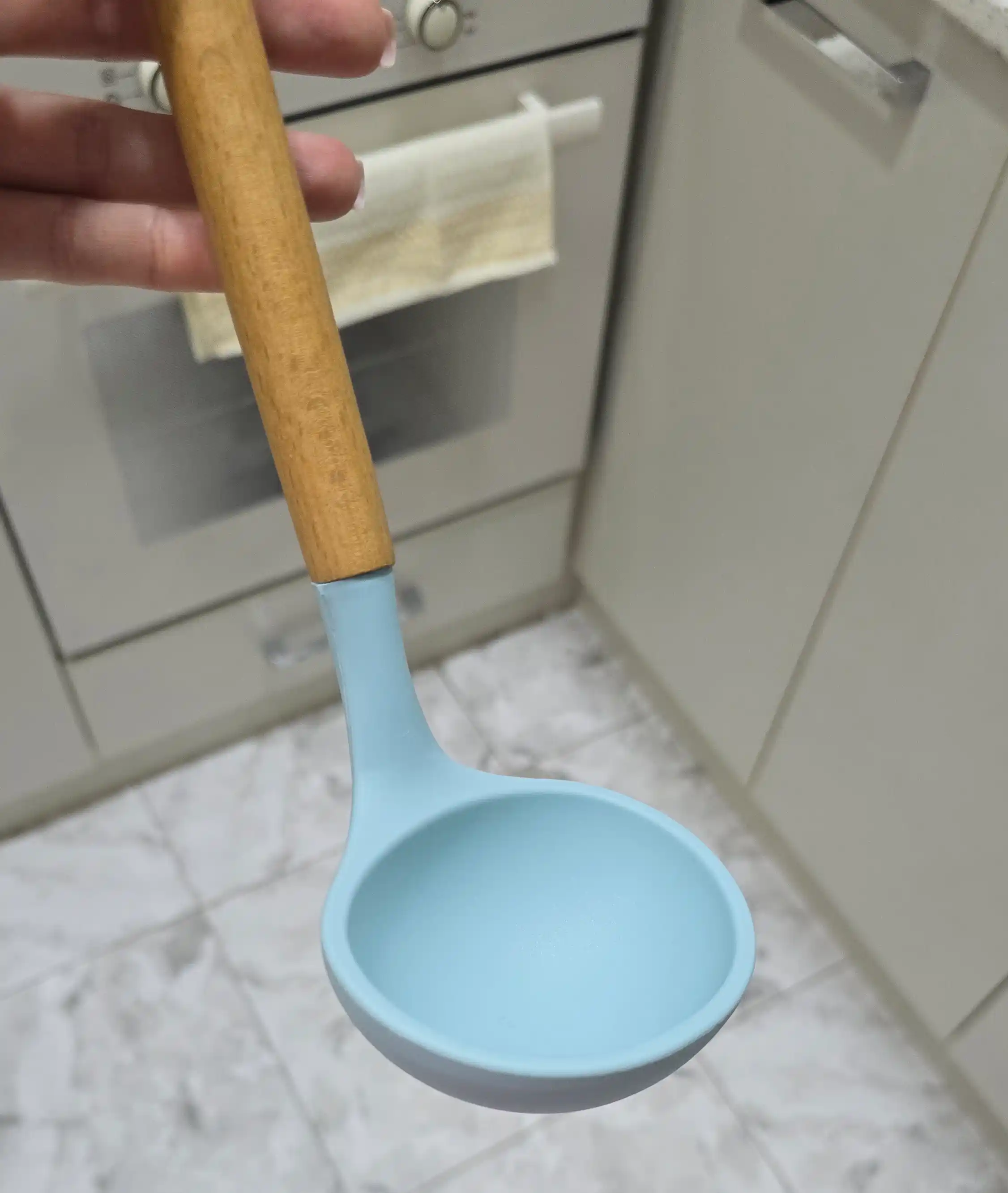Yog'och tutqichli cho'mich