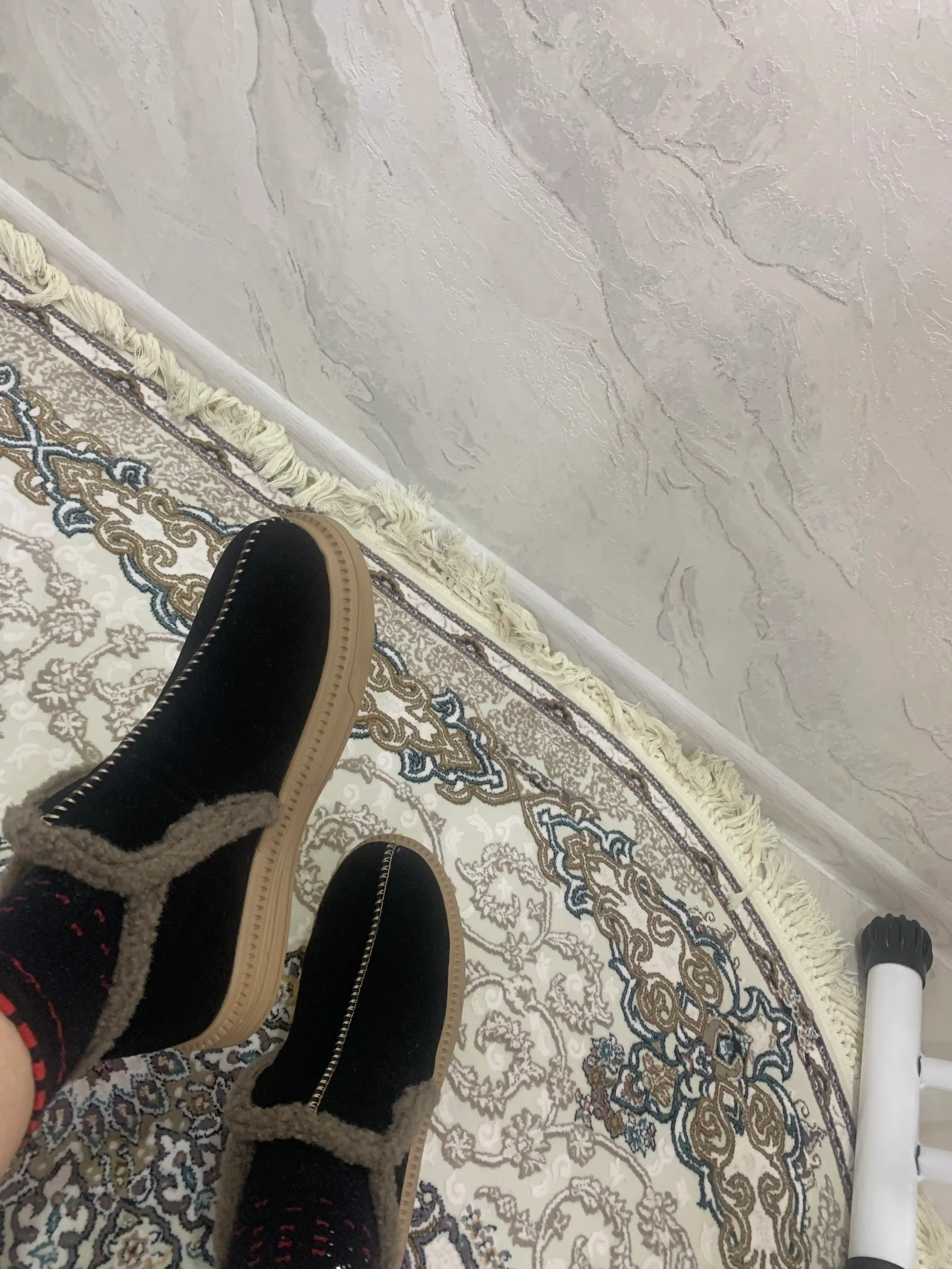 Зимние полусапожки для девушек и женщин, утеплённые, маломерят на один размер