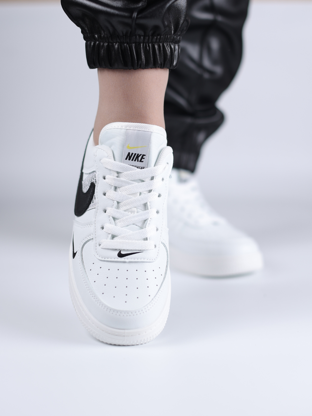Ayollar kuz-va baxor krossovkalari, o'lchamlari 36-41