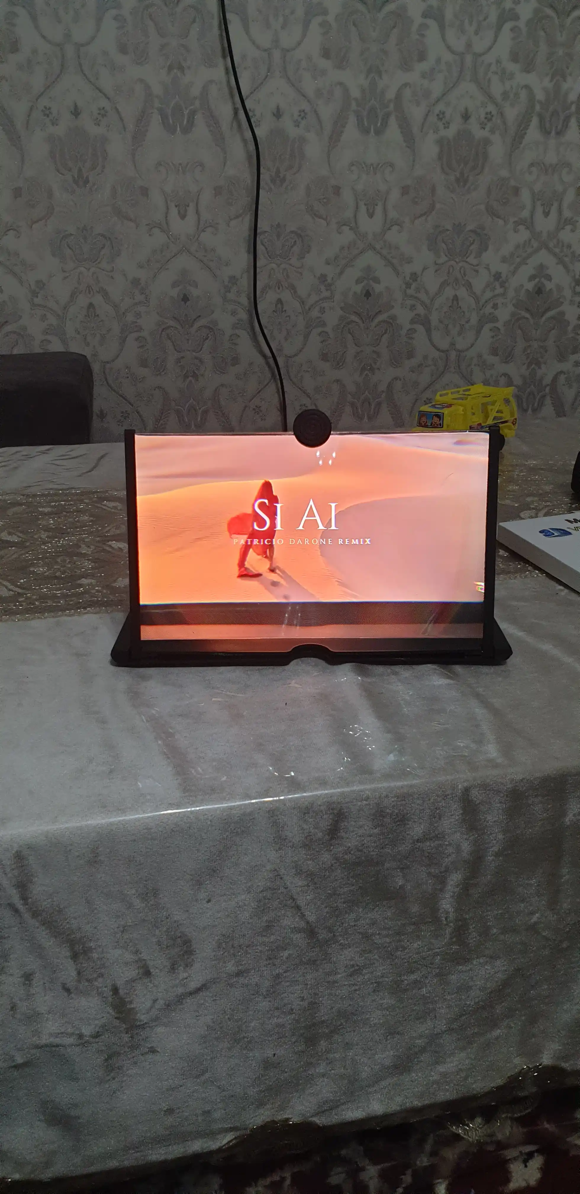 Smartphone uchun 3D ekran lupa – kattalashtiruvchi 3D ekran lupasi, taglik