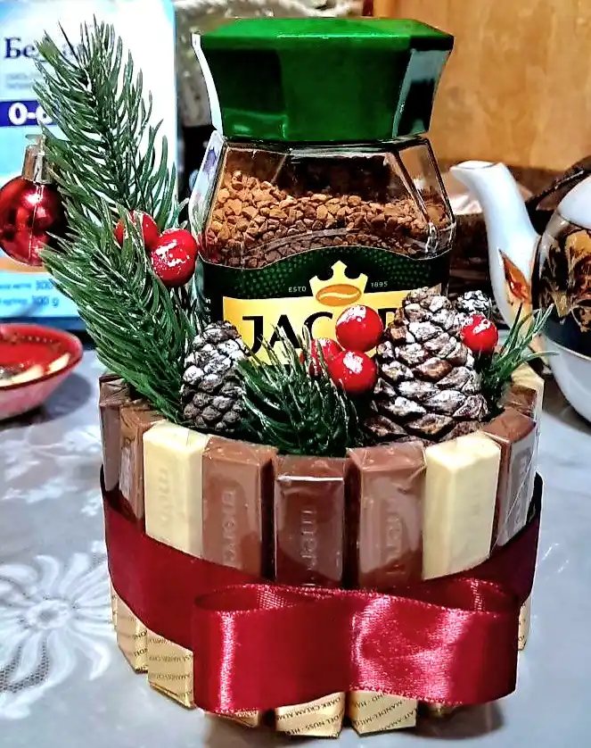 Dekor uchun, yangi yil, sun'iy mevalar