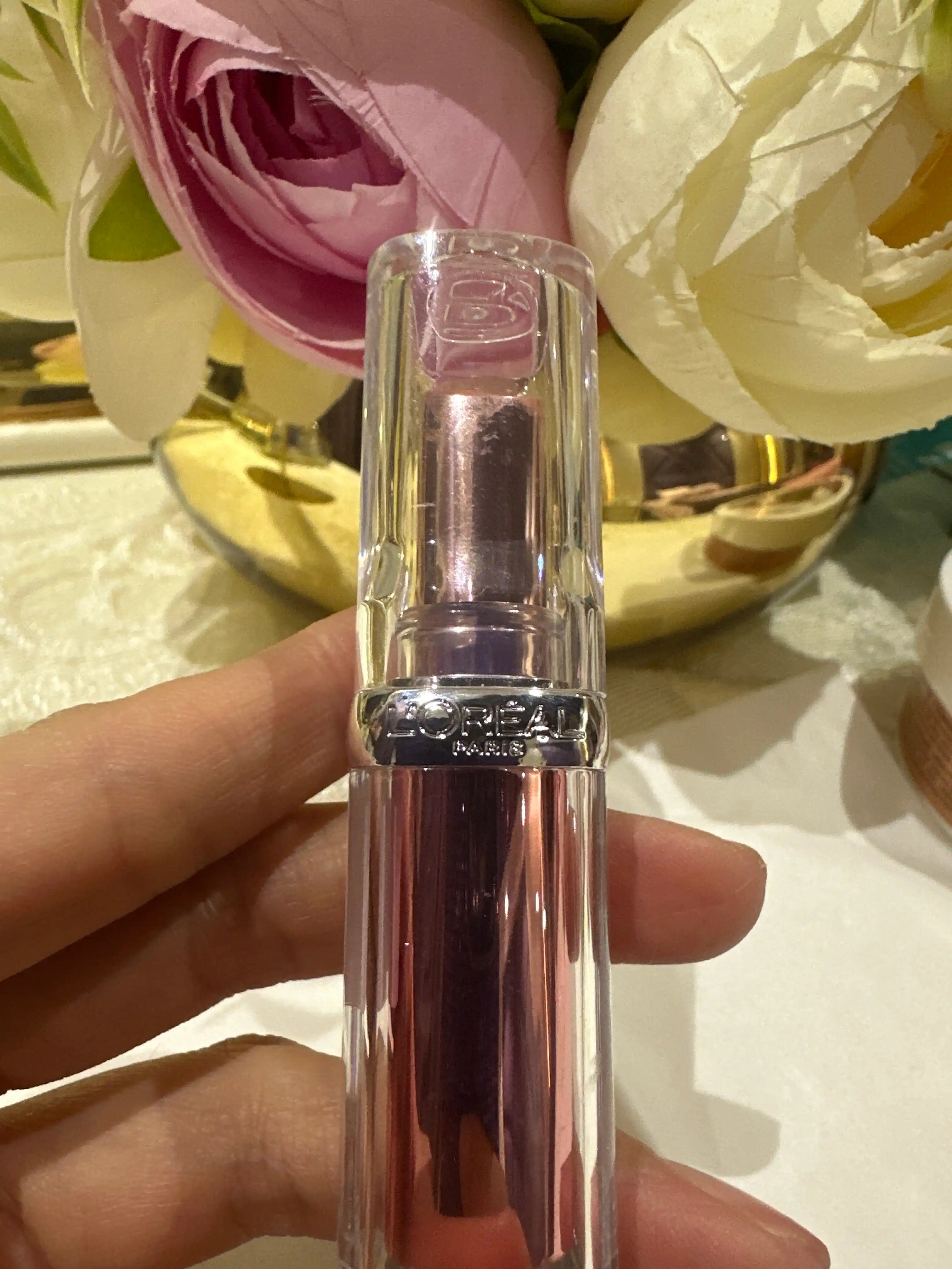 Lablar uchun balzam L'Oreal Paris Glow Paradise, ton 642 Bej Edem