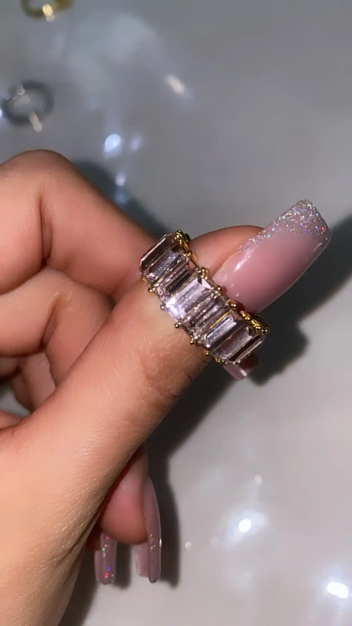 Женское кольцо дорожка, гипоаллергенное, с вставкой из циркона