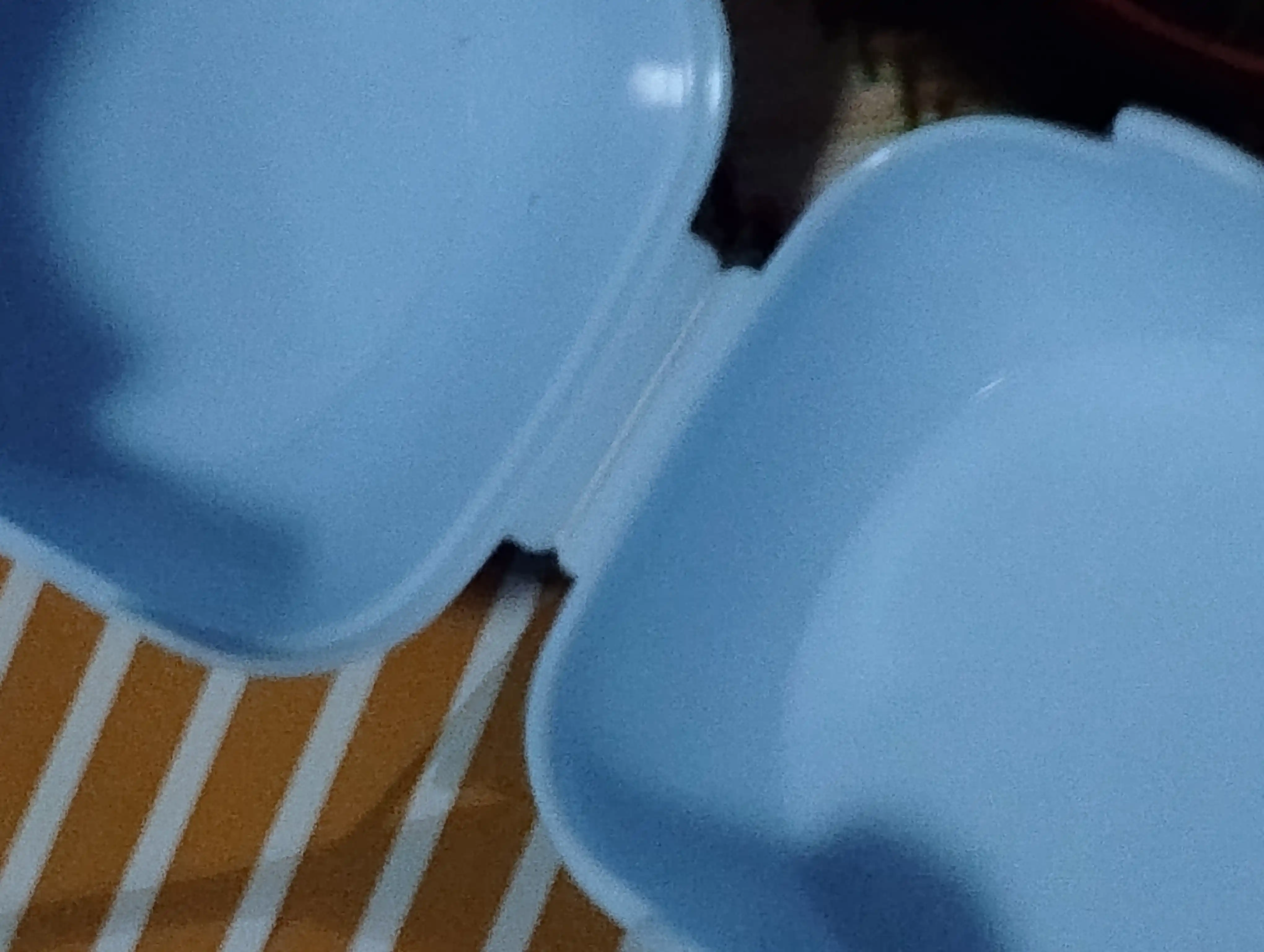 So'rg'ichlar va emizgichlarni saqlash uchun quti, plastikdan