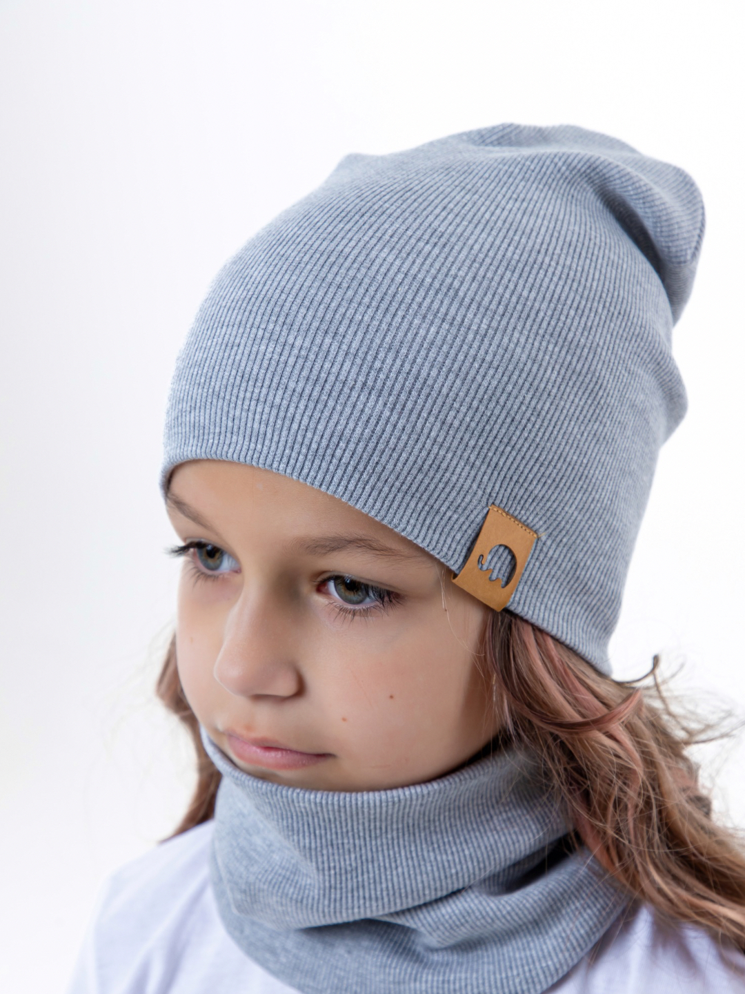 Ona va qizi mushuklarni ishqalayotgan porno video