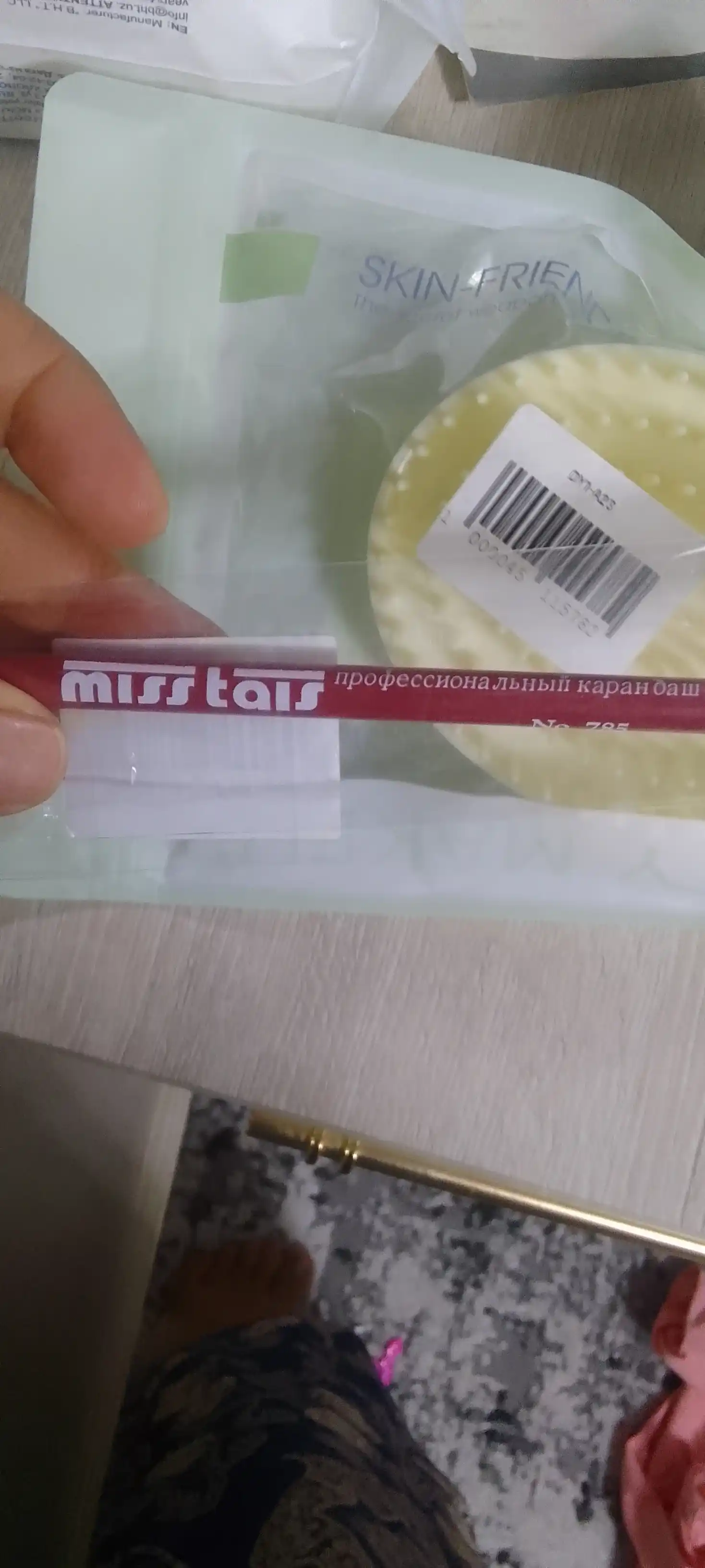 Карандаш для губ Miss Tais