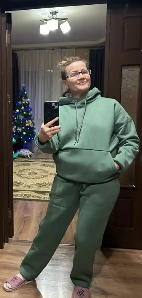 Ayollar Sport kostyumi, oversize, turmagi bilan