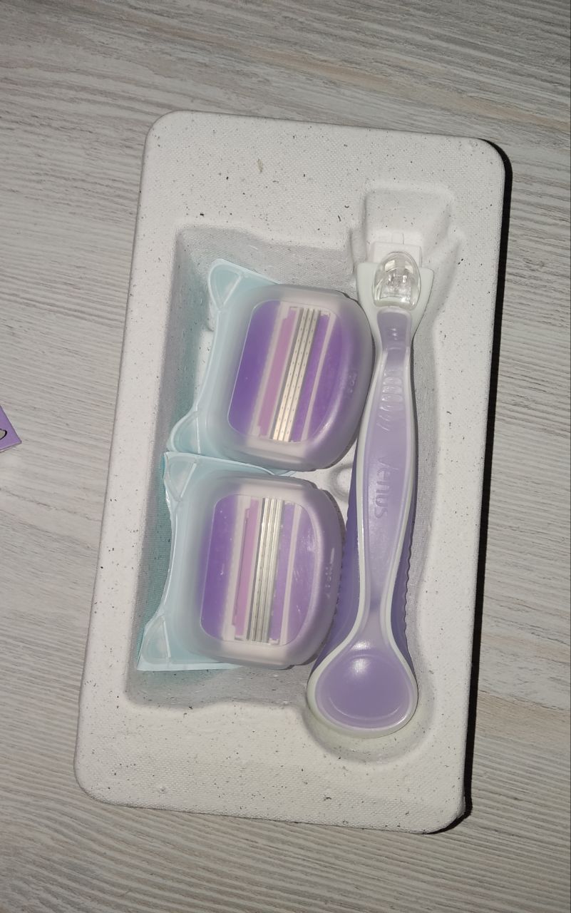 Женская бритва Venus Comfort Glide Breeze с 2сменными кассетами