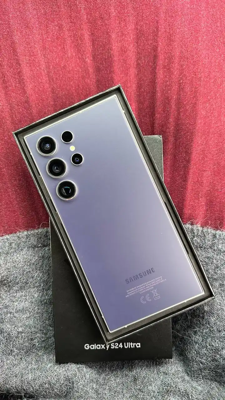 Смартфон Samsung Galaxy S24 Ultra 12/256/512 ГБ, Snapdragon 8 Gen 3